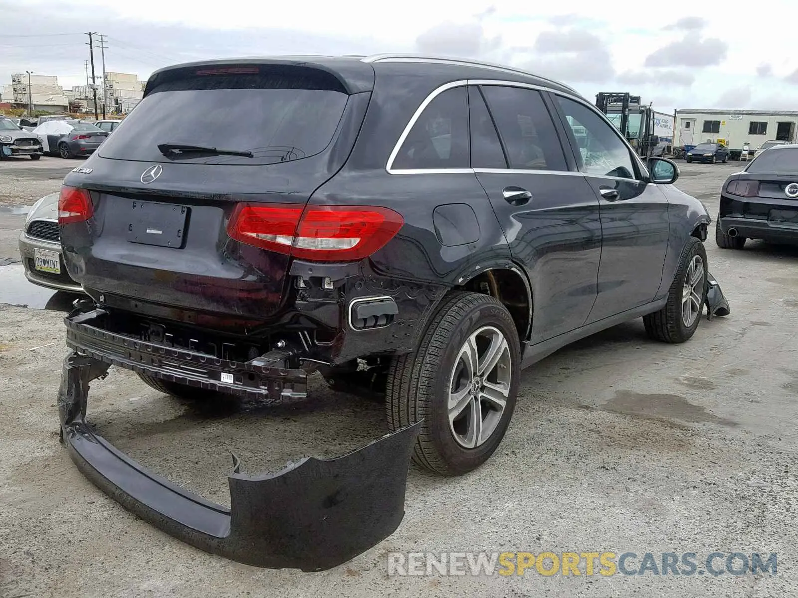 4 fotografías del automóvil dañado WDC0G4JB8KV126903 MERCEDES-BENZ GLC 300 2019