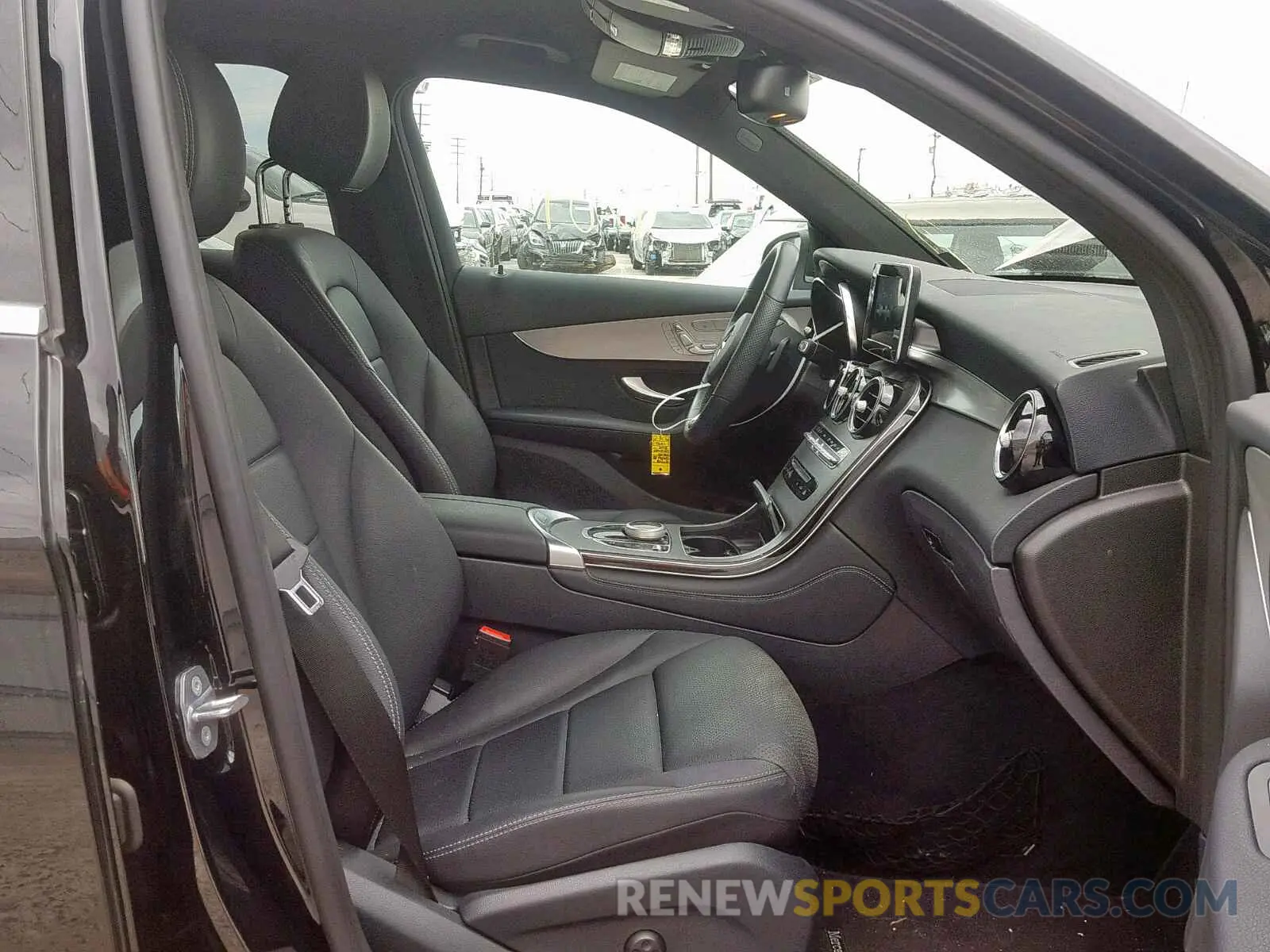 5 fotografías del automóvil dañado WDC0G4JB8KV126903 MERCEDES-BENZ GLC 300 2019