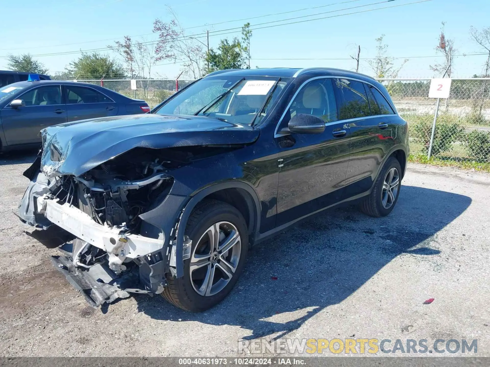 2 fotografías del automóvil dañado WDC0G4JB8KV186549 MERCEDES-BENZ GLC 300 2019