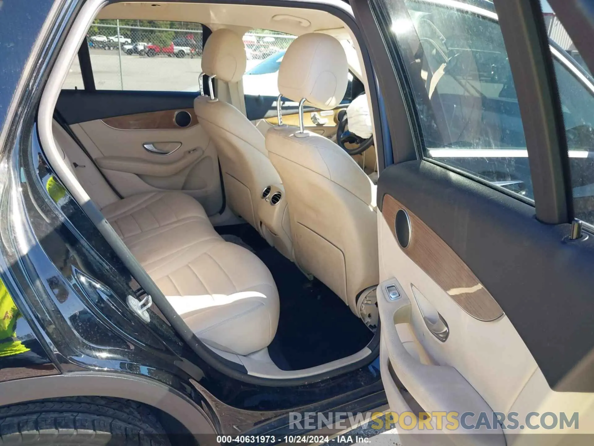 8 fotografías del automóvil dañado WDC0G4JB8KV186549 MERCEDES-BENZ GLC 300 2019