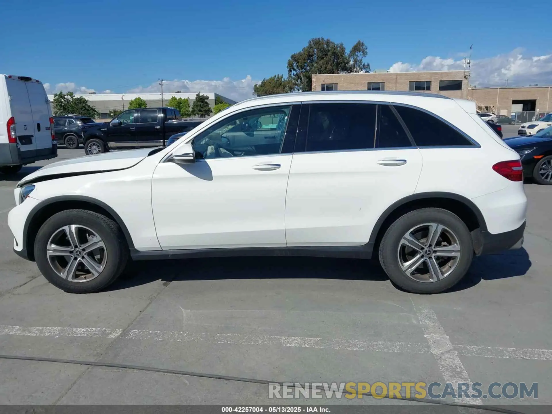 14 fotografías del automóvil dañado WDC0G4JB9K1000816 MERCEDES-BENZ GLC 300 2019