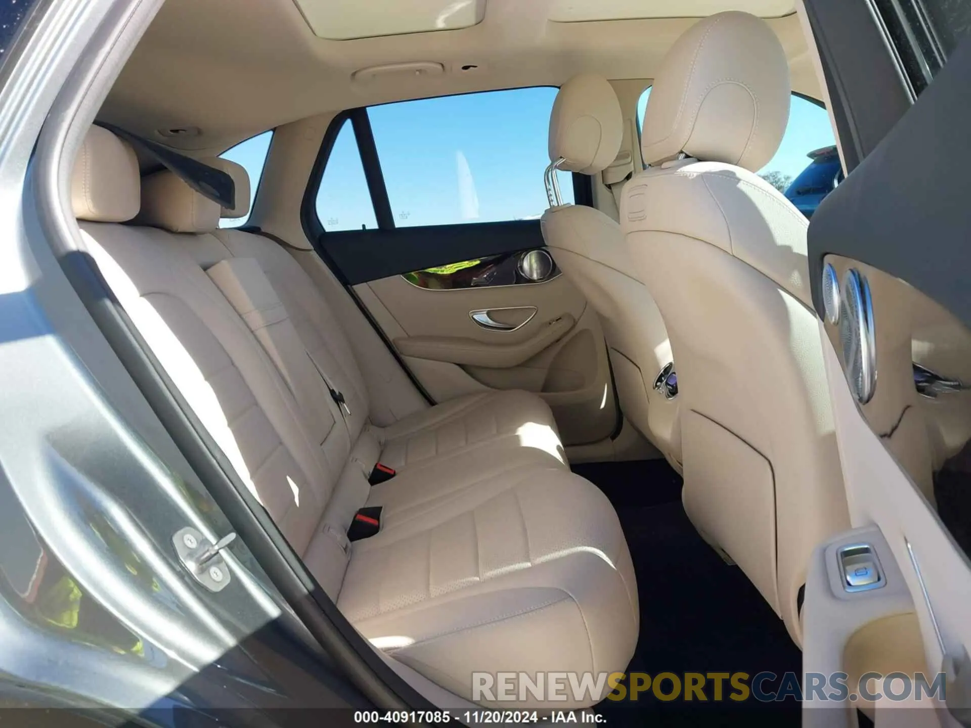 8 fotografías del automóvil dañado WDC0G4JB9KV160445 MERCEDES-BENZ GLC 300 2019