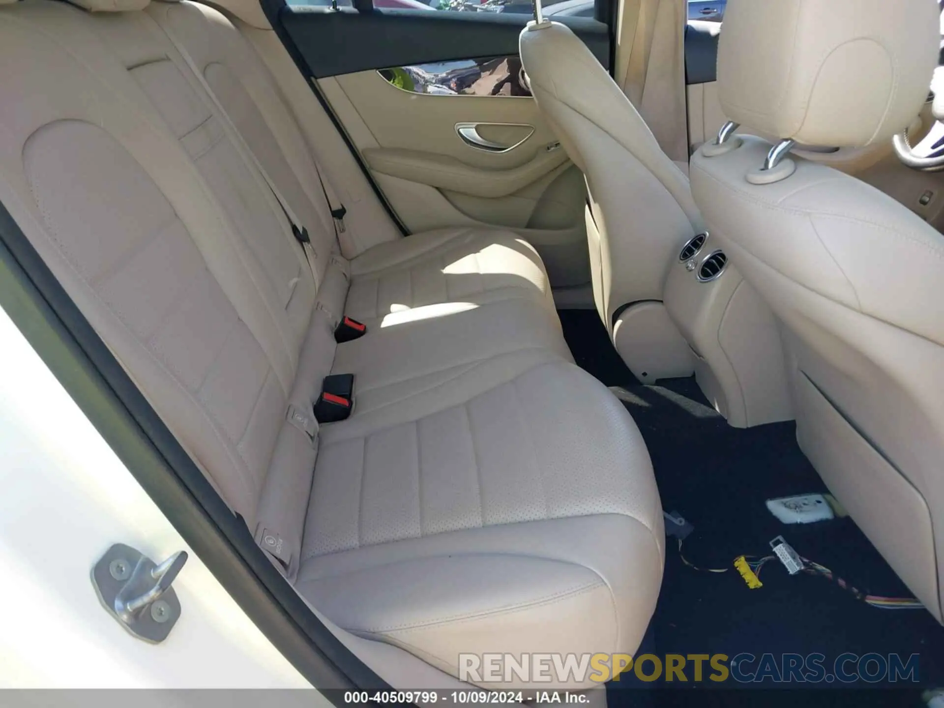 8 fotografías del automóvil dañado WDC0G4JB9KV163927 MERCEDES-BENZ GLC 300 2019