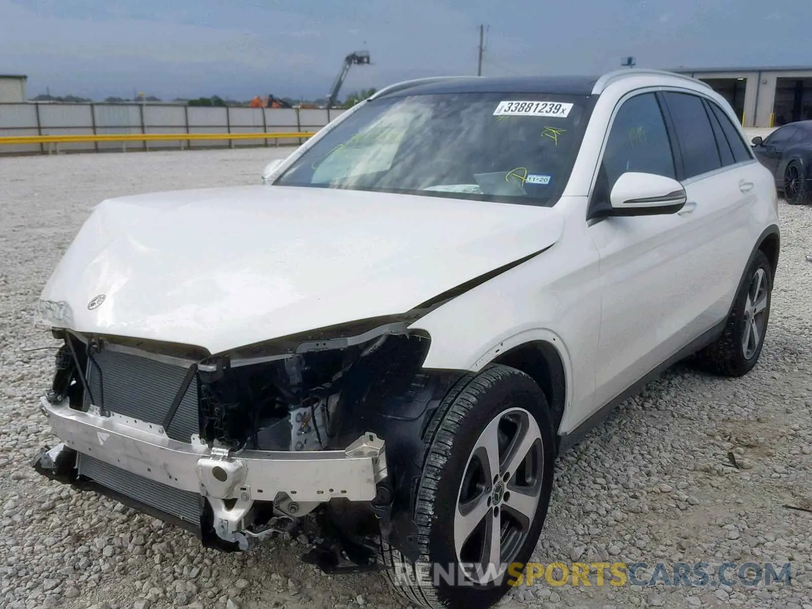 2 fotografías del automóvil dañado WDC0G4JBXKV135912 MERCEDES-BENZ GLC 300 2019