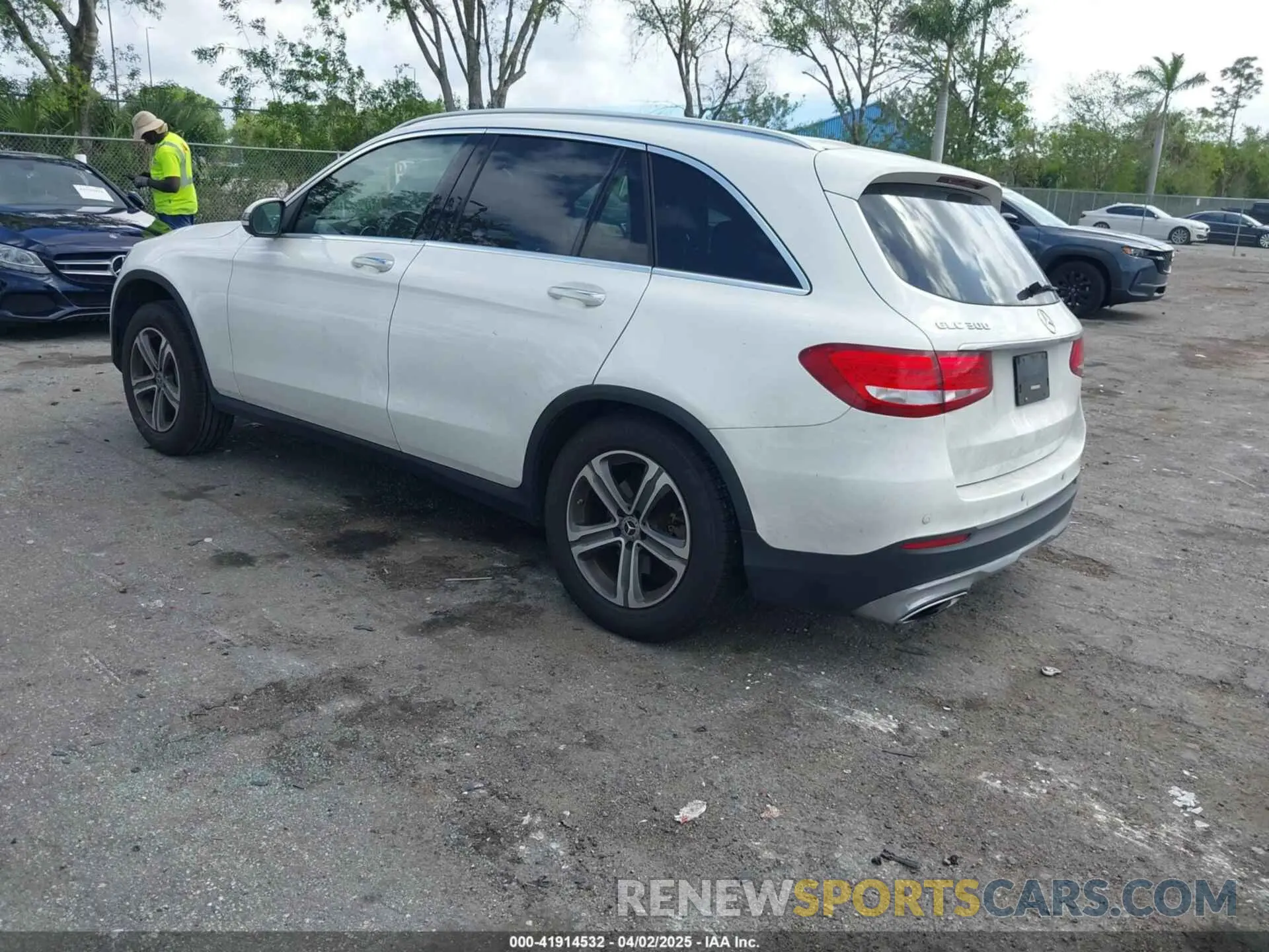 3 fotografías del automóvil dañado WDC0G4JBXKV151737 MERCEDES-BENZ GLC 300 2019