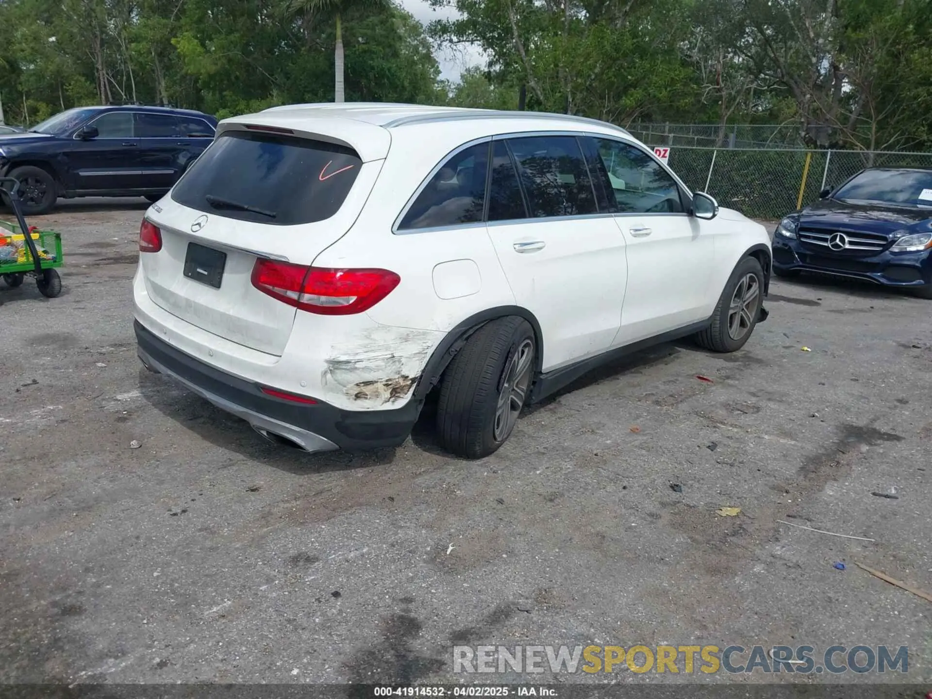 4 fotografías del automóvil dañado WDC0G4JBXKV151737 MERCEDES-BENZ GLC 300 2019