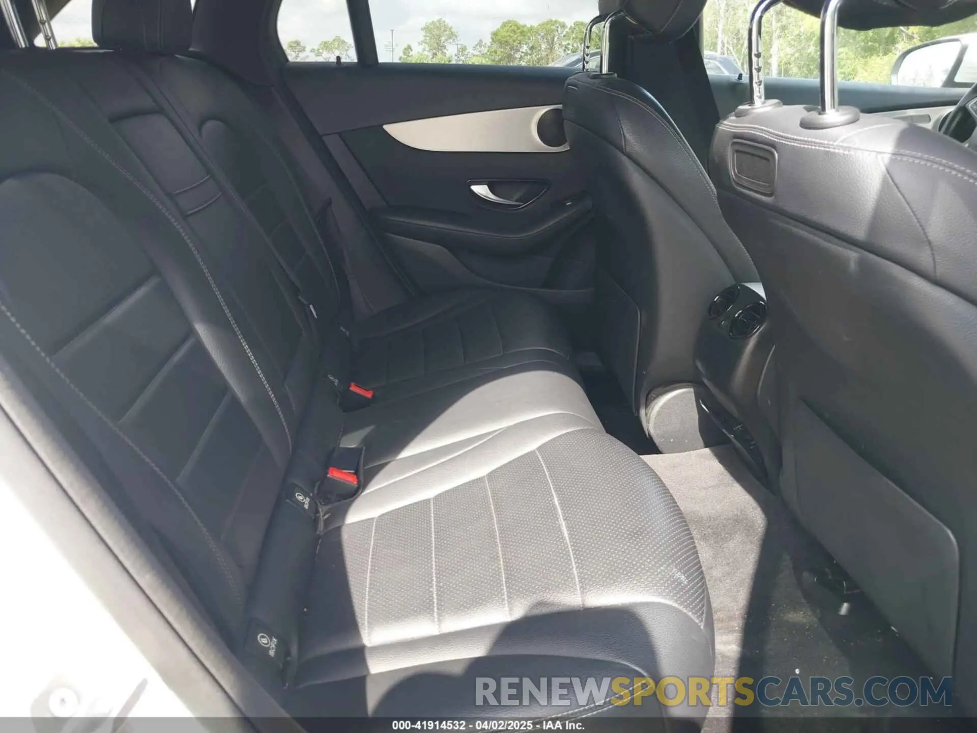 8 fotografías del automóvil dañado WDC0G4JBXKV151737 MERCEDES-BENZ GLC 300 2019