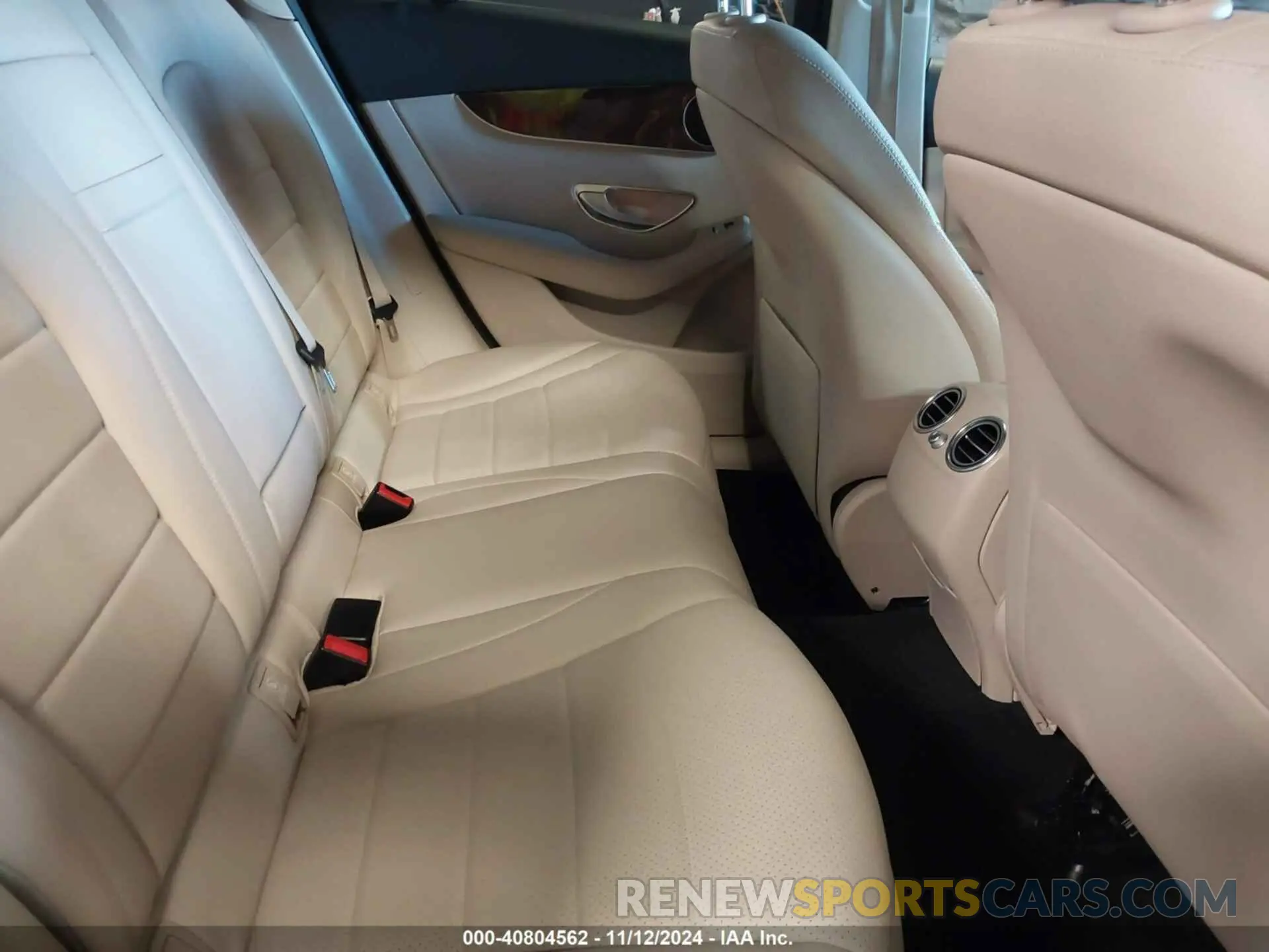 8 fotografías del automóvil dañado WDC0G4KB0KV142866 MERCEDES-BENZ GLC 300 2019