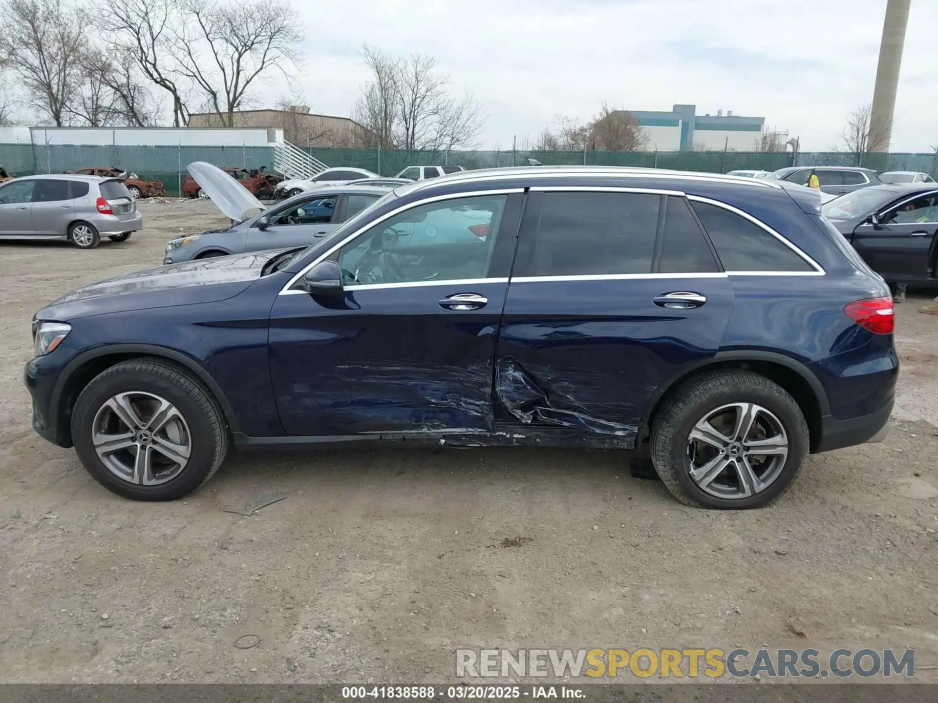 14 fotografías del automóvil dañado WDC0G4KB3KV117959 MERCEDES-BENZ GLC 300 2019