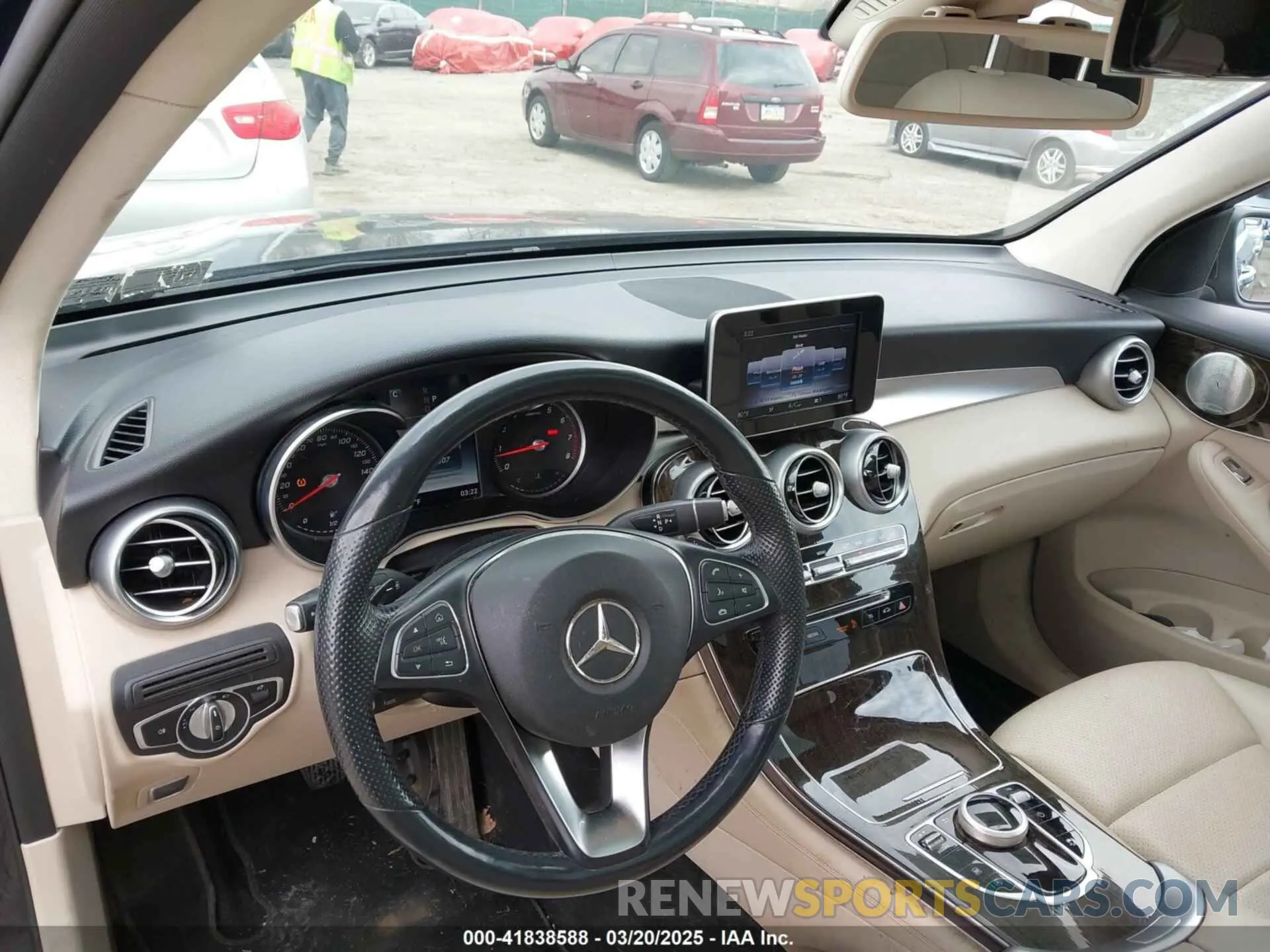 18 fotografías del automóvil dañado WDC0G4KB3KV117959 MERCEDES-BENZ GLC 300 2019