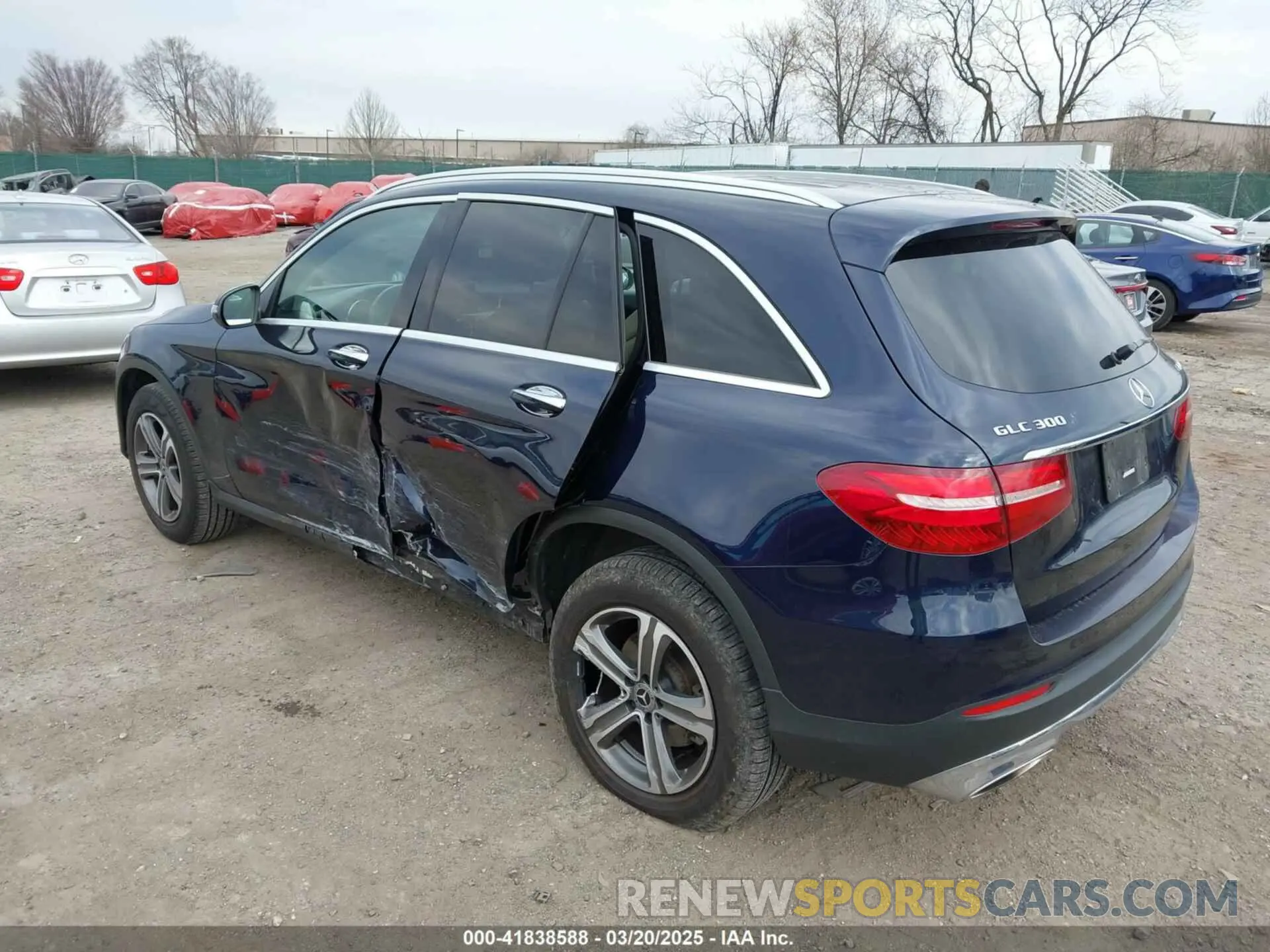 3 fotografías del automóvil dañado WDC0G4KB3KV117959 MERCEDES-BENZ GLC 300 2019