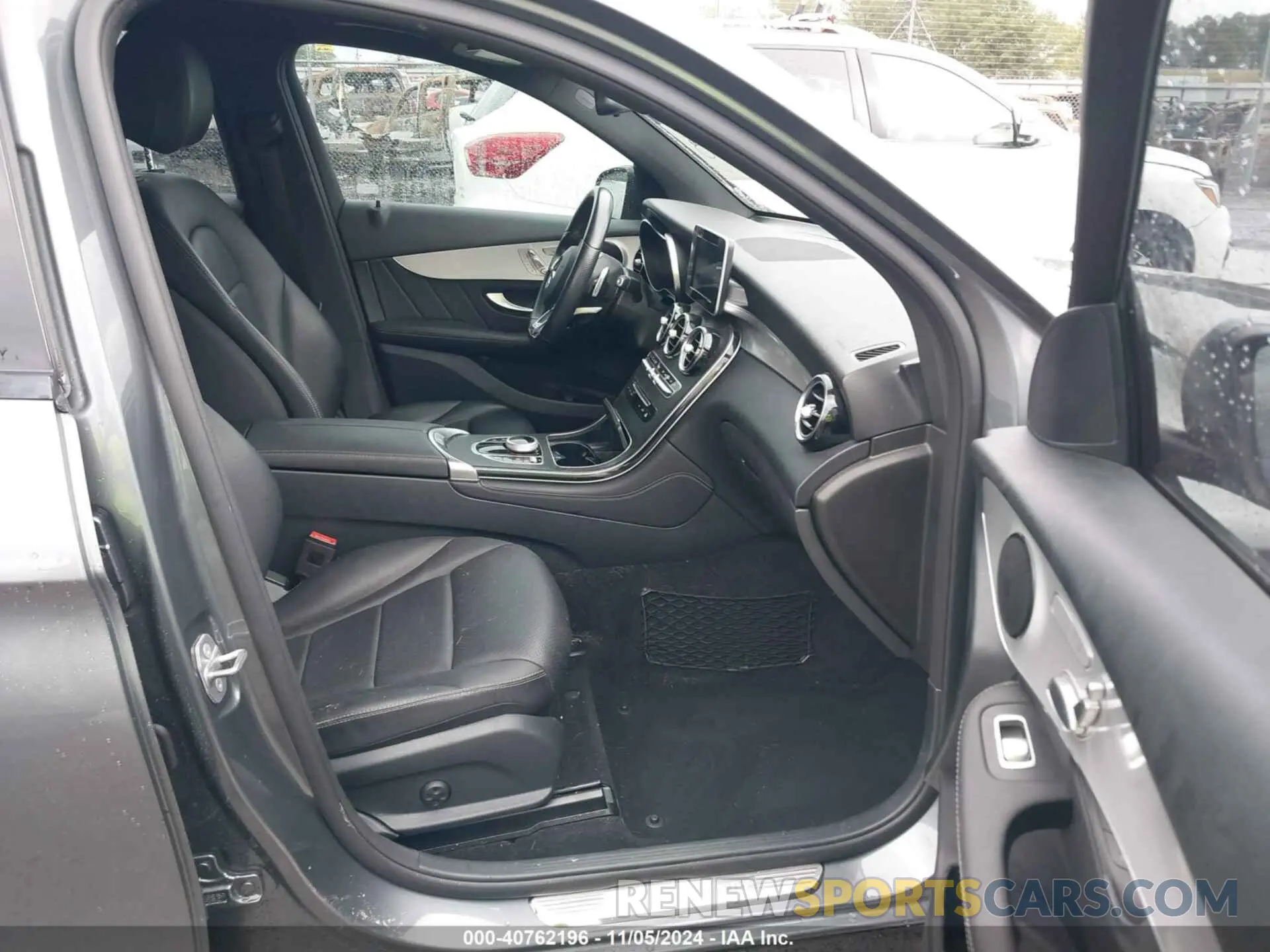 5 fotografías del automóvil dañado WDC0G4KB4KV191259 MERCEDES-BENZ GLC 300 2019