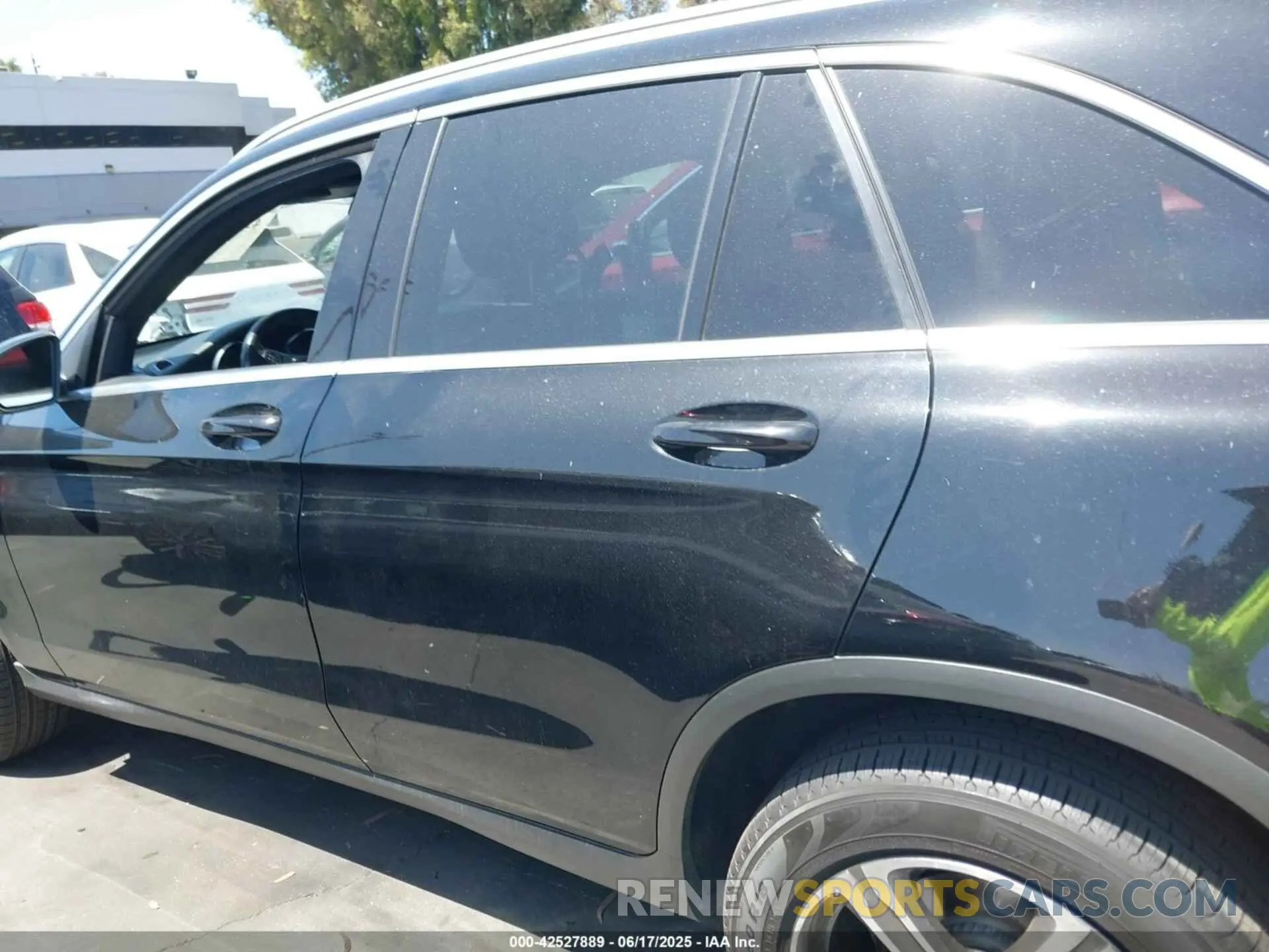 15 fotografías del automóvil dañado WDC0G4KB5KV151983 MERCEDES-BENZ GLC 300 2019