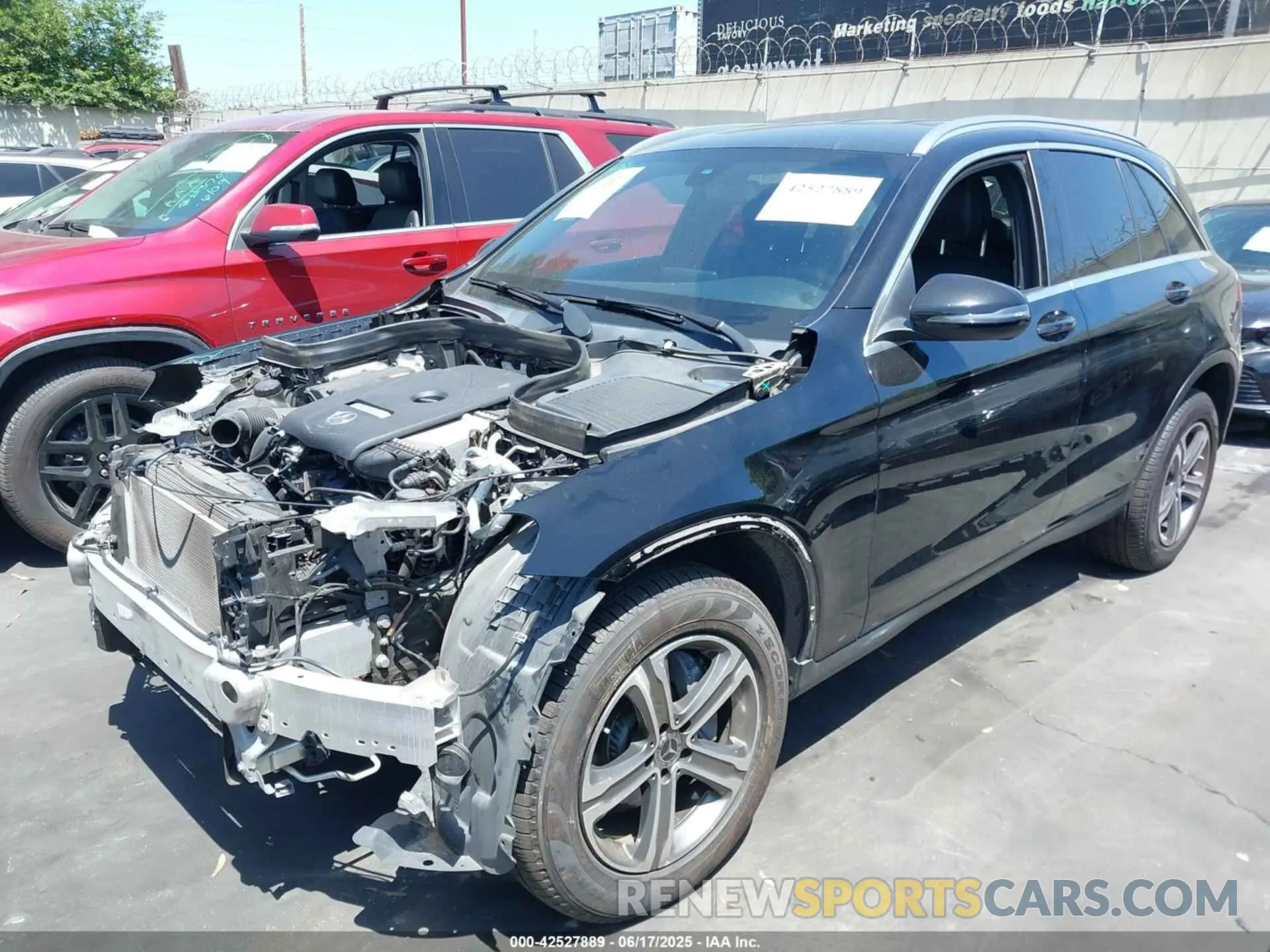 2 fotografías del automóvil dañado WDC0G4KB5KV151983 MERCEDES-BENZ GLC 300 2019