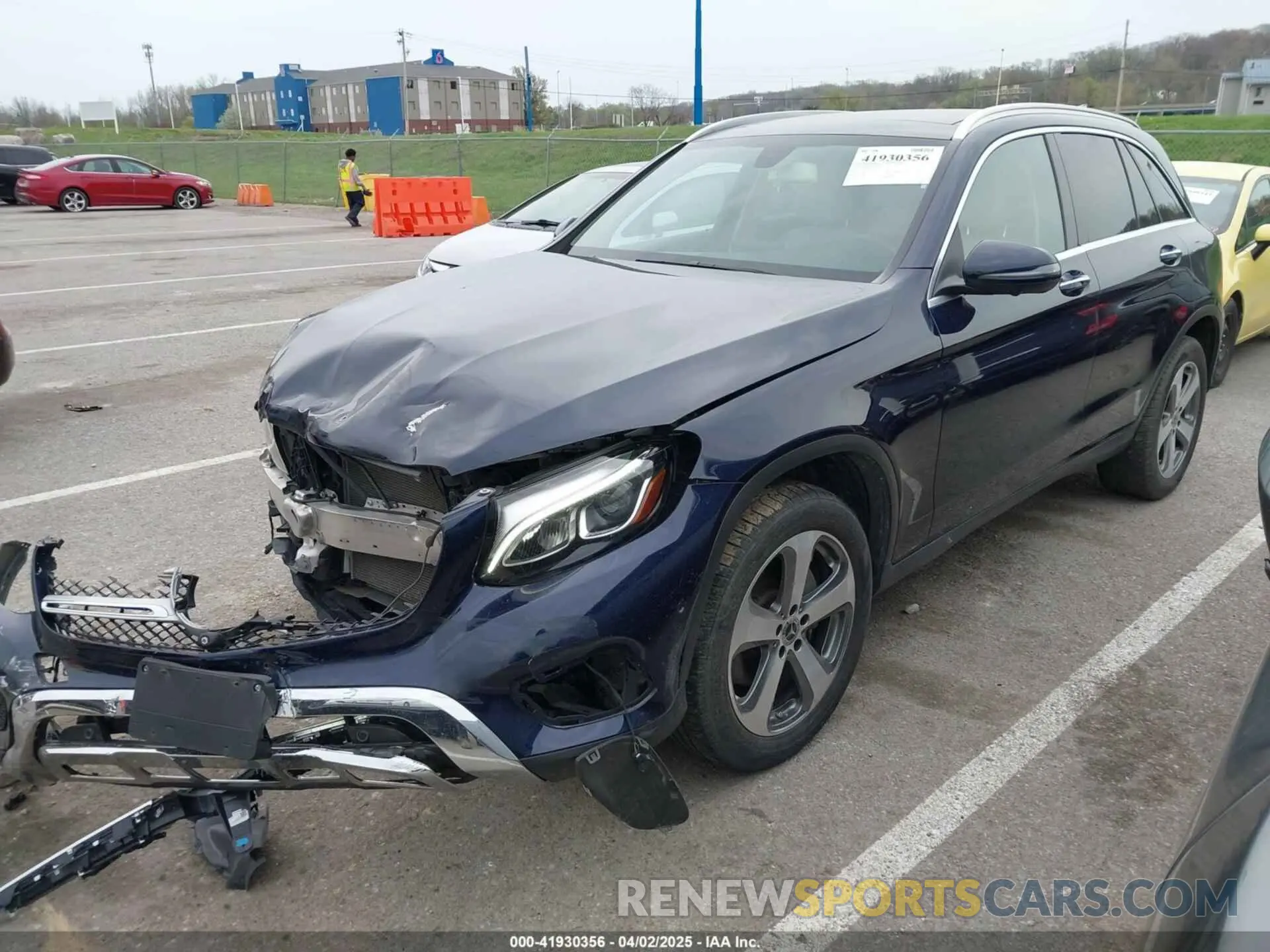 2 fotografías del automóvil dañado WDC0G4KB6KV169649 MERCEDES-BENZ GLC 300 2019