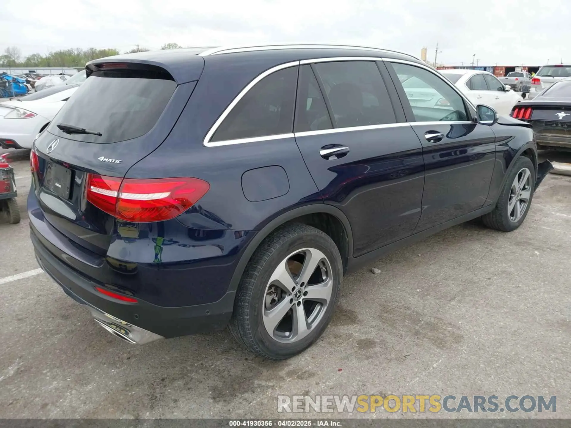 4 fotografías del automóvil dañado WDC0G4KB6KV169649 MERCEDES-BENZ GLC 300 2019