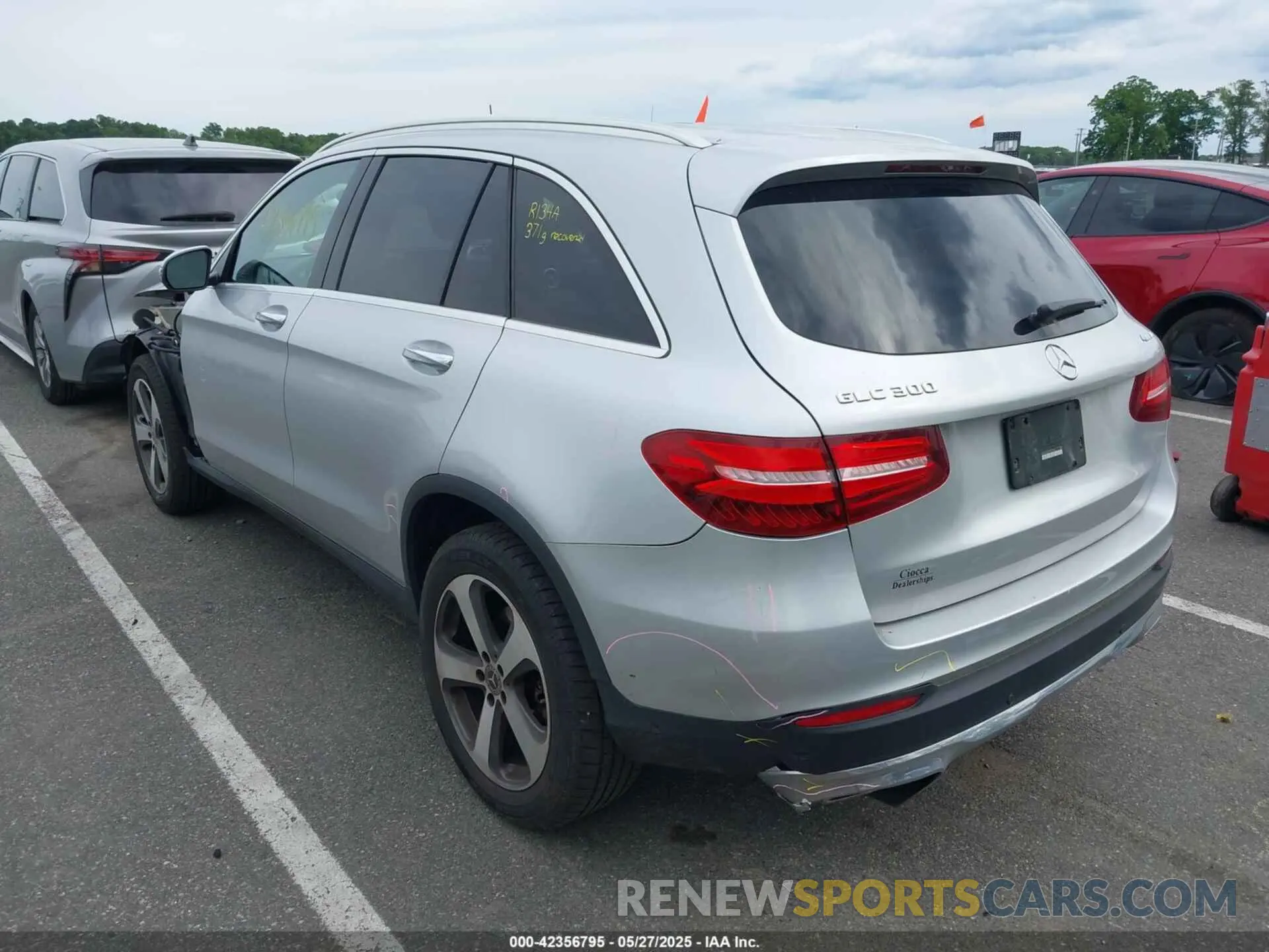 3 fotografías del automóvil dañado WDC0G4KB7KF626348 MERCEDES-BENZ GLC 300 2019