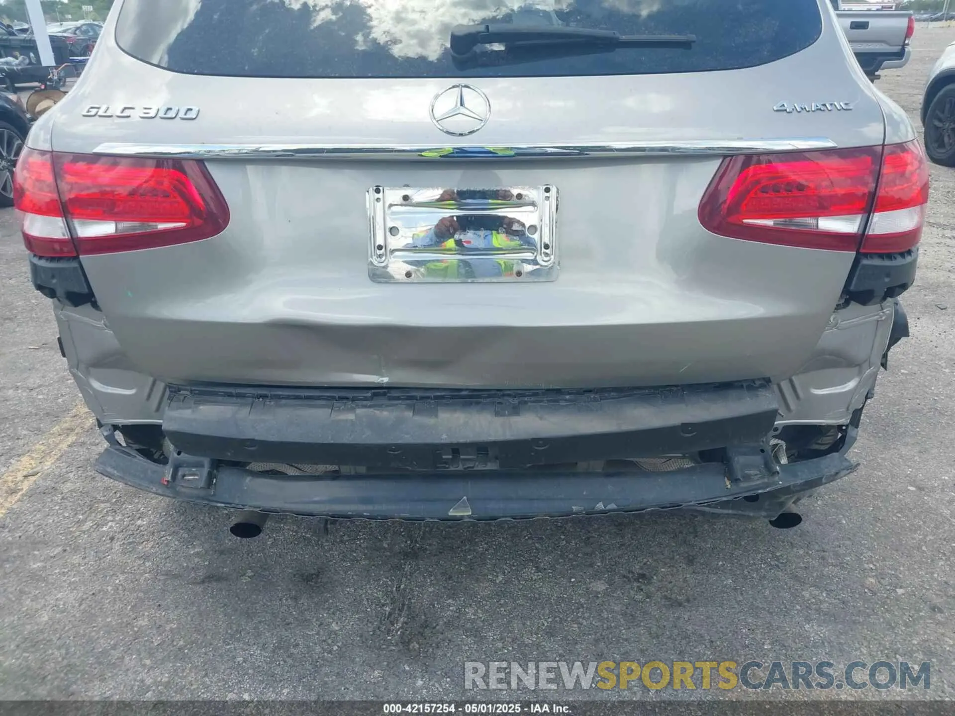 6 fotografías del automóvil dañado WDC0G4KB7KV120167 MERCEDES-BENZ GLC 300 2019