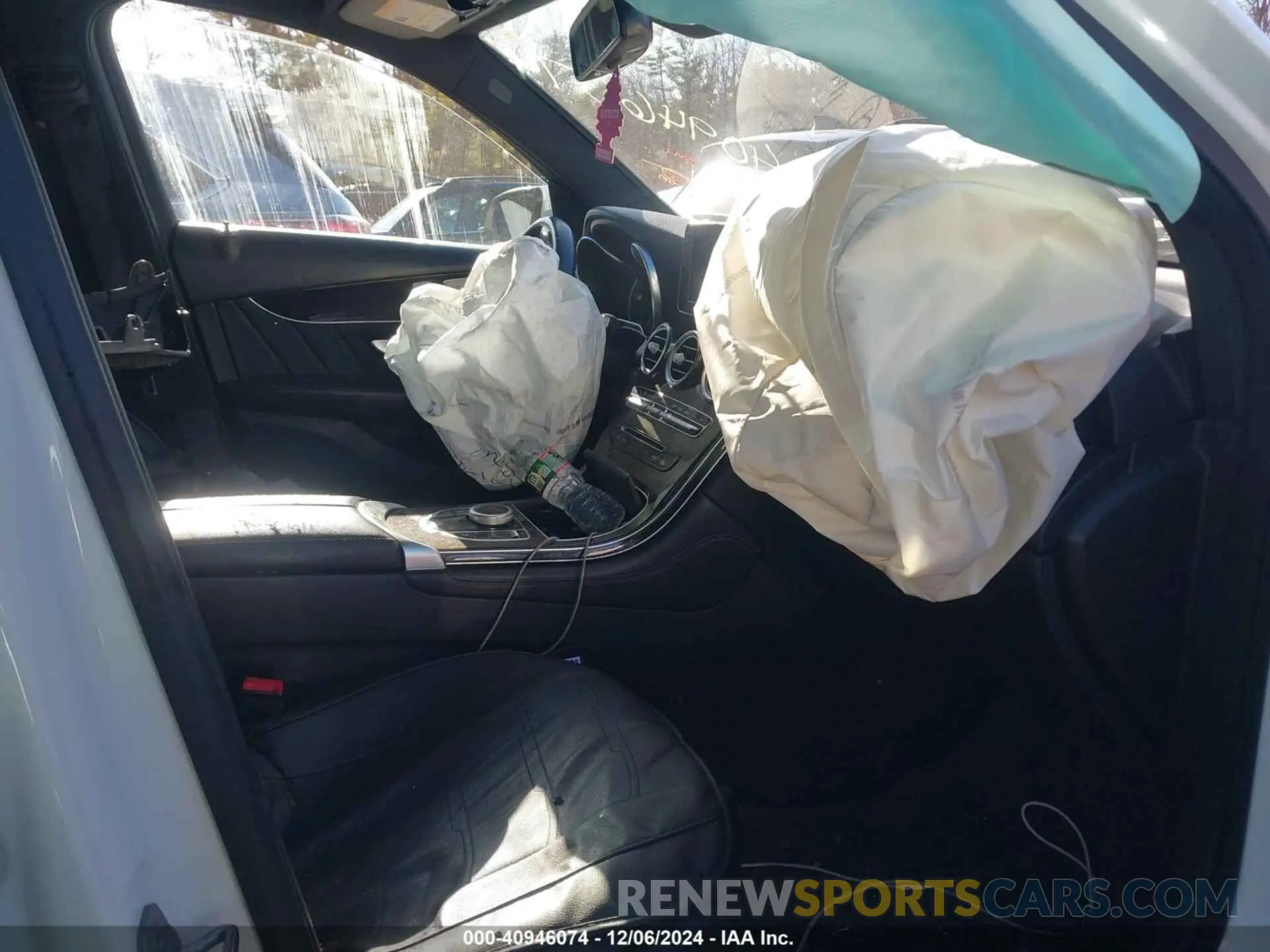 5 fotografías del automóvil dañado WDC0G4KB7KV146901 MERCEDES-BENZ GLC 300 2019