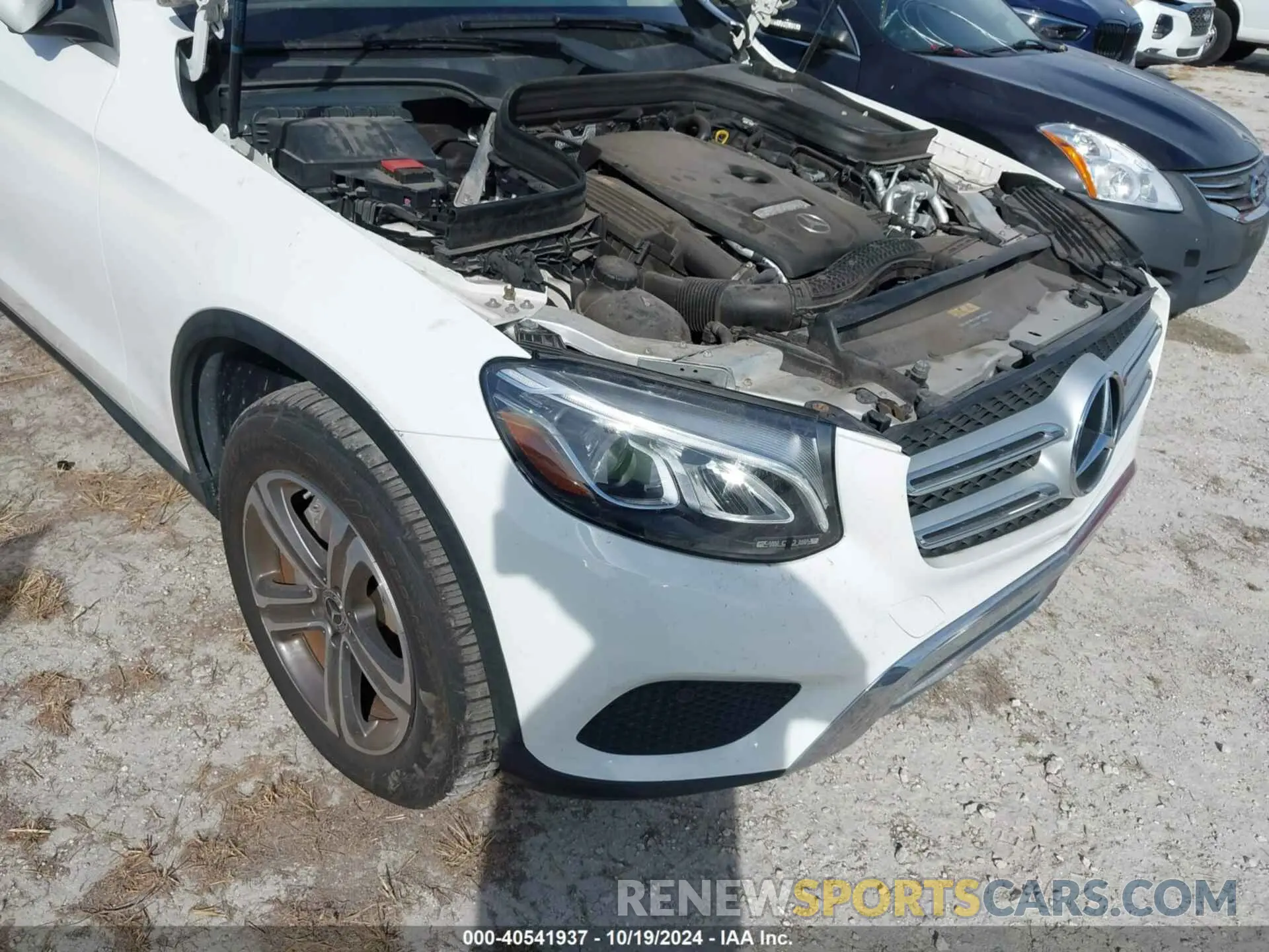 13 fotografías del automóvil dañado WDC0G4KB9KF548610 MERCEDES-BENZ GLC 300 2019