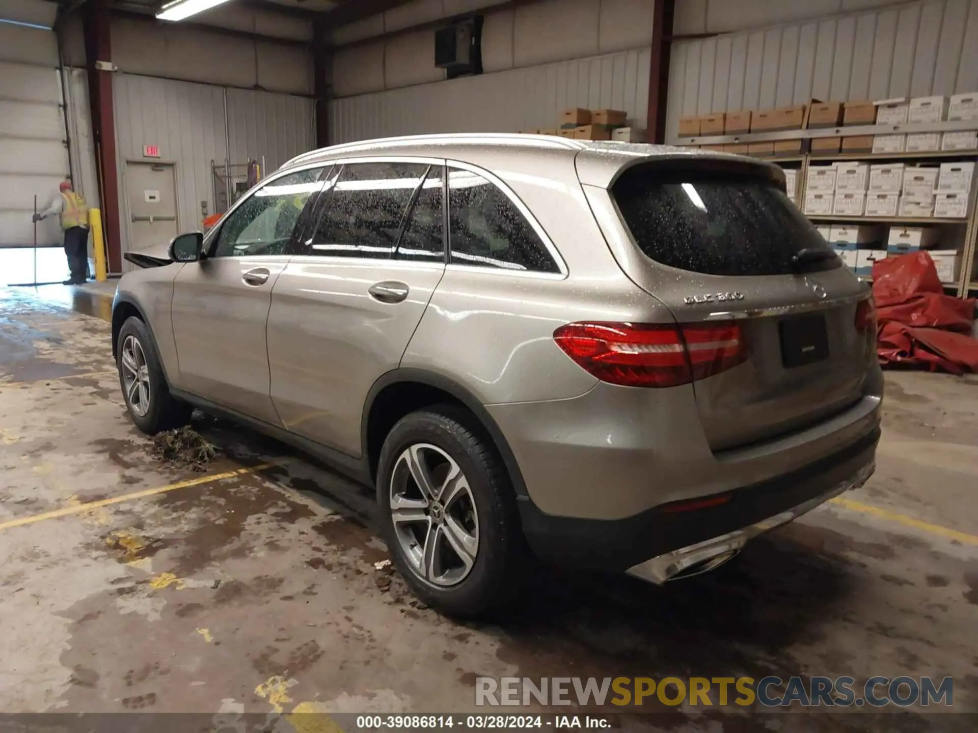 3 fotografías del automóvil dañado WDC0G4KB9KF671565 MERCEDES-BENZ GLC 300 2019
