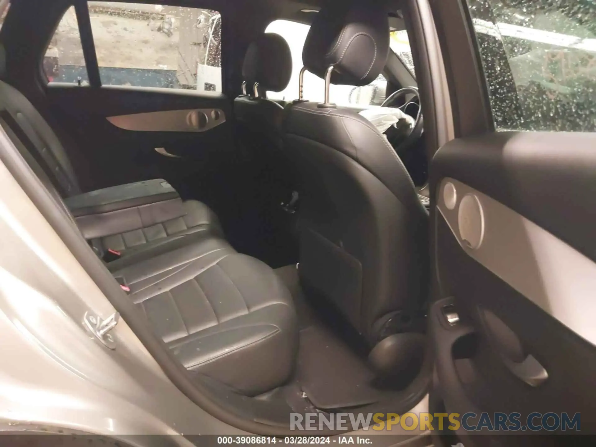 8 fotografías del automóvil dañado WDC0G4KB9KF671565 MERCEDES-BENZ GLC 300 2019