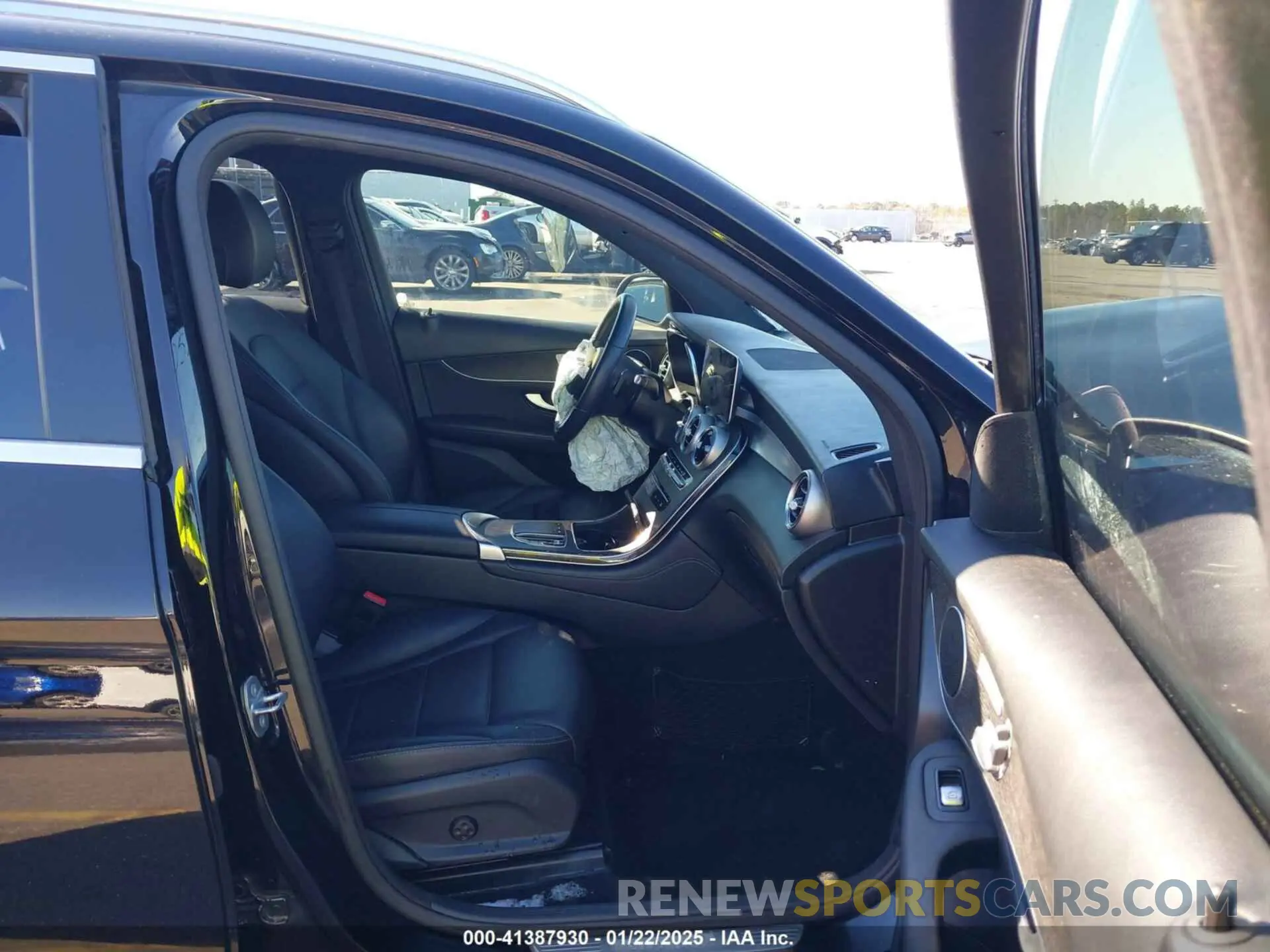 5 fotografías del automóvil dañado W1N0G8DB0LF766066 MERCEDES-BENZ GLC 300 2020