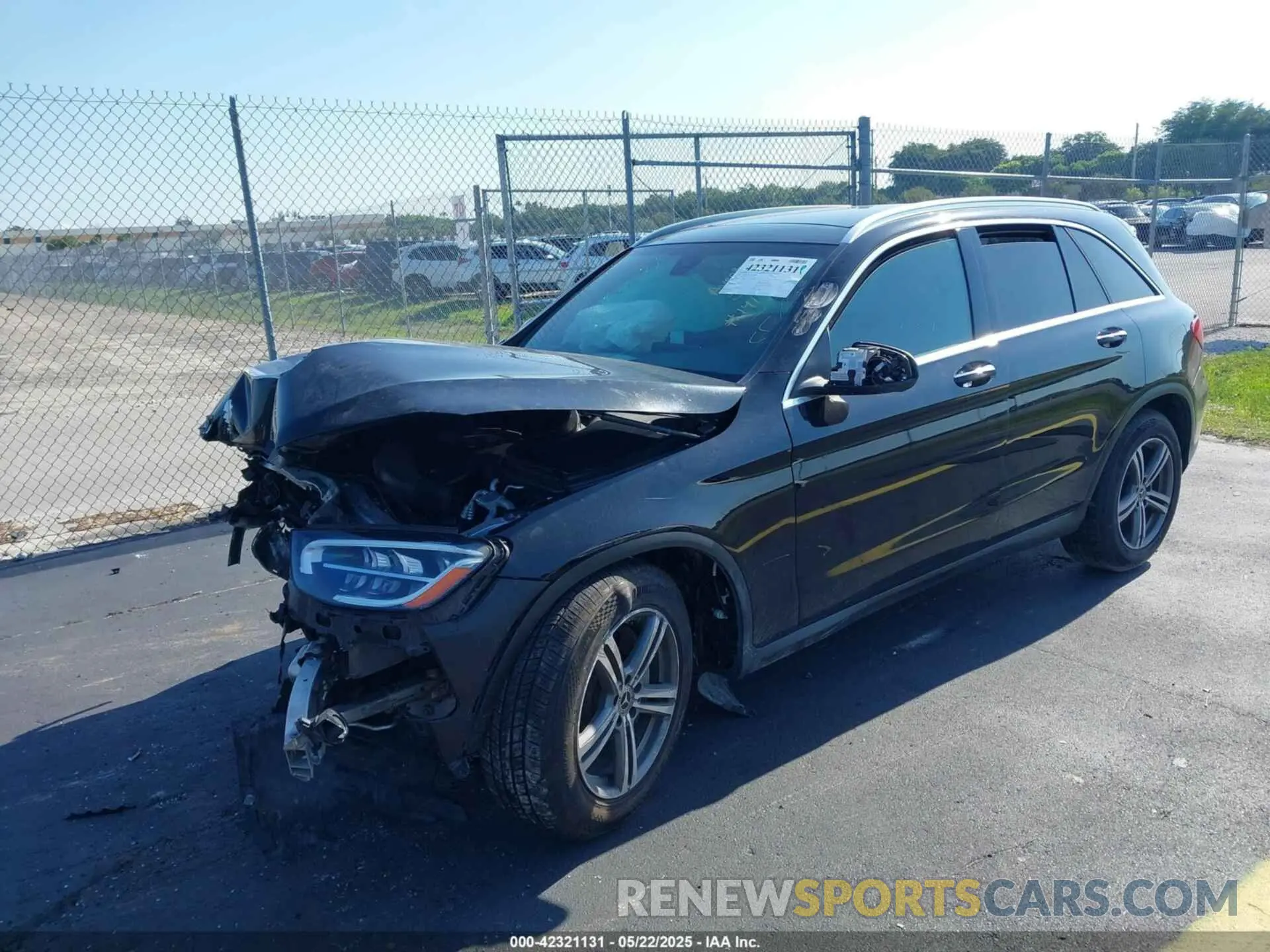 2 fotografías del automóvil dañado W1N0G8DB1LF791414 MERCEDES-BENZ GLC 300 2020