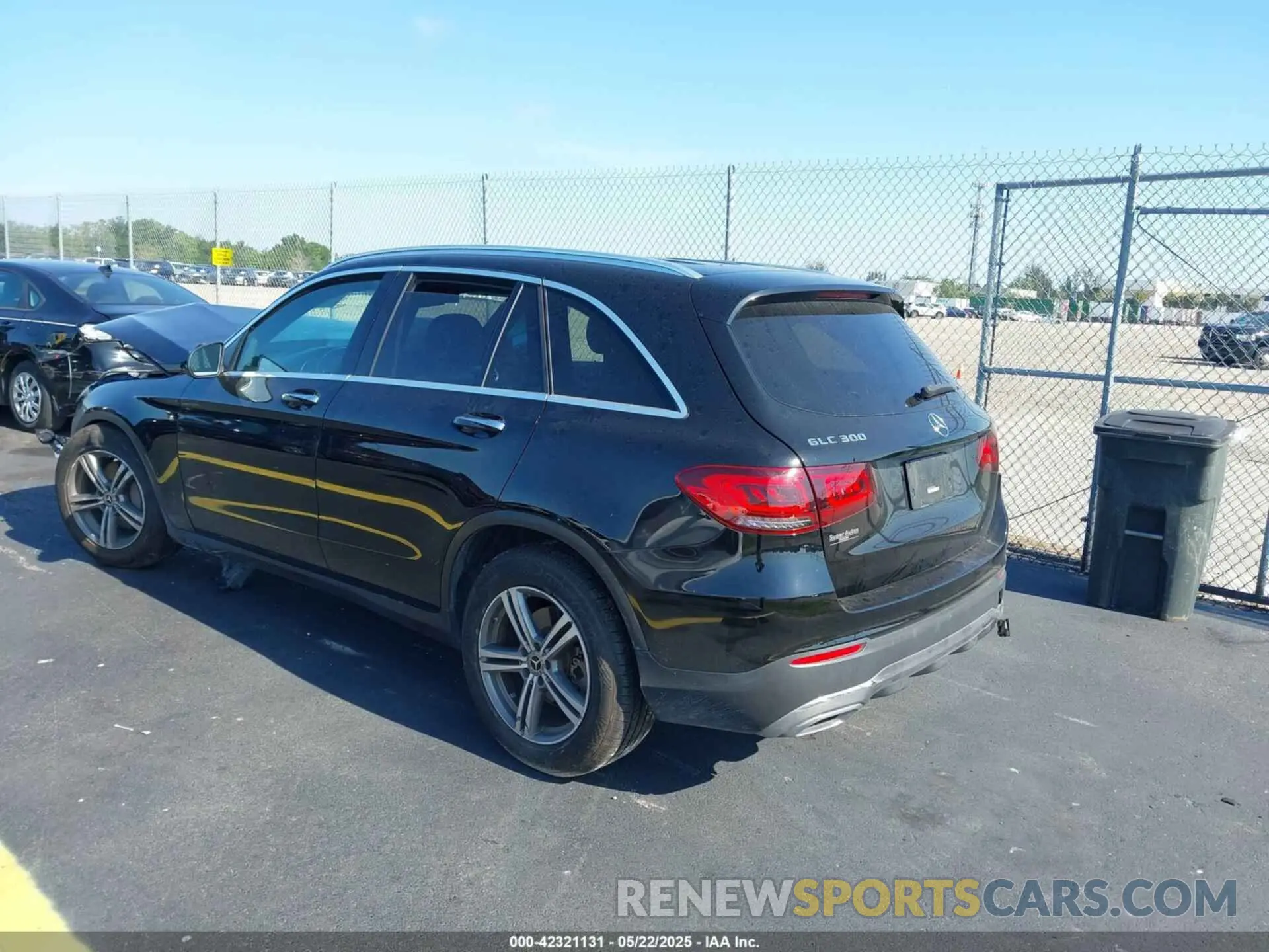 3 fotografías del automóvil dañado W1N0G8DB1LF791414 MERCEDES-BENZ GLC 300 2020
