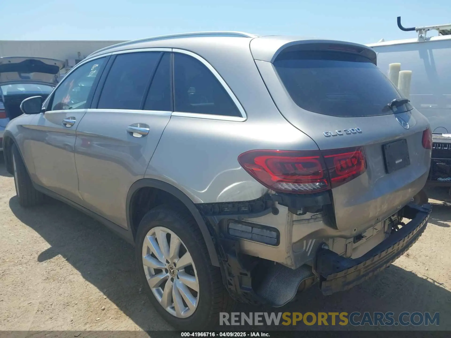 3 fotografías del automóvil dañado W1N0G8DB1LF805165 MERCEDES-BENZ GLC 300 2020