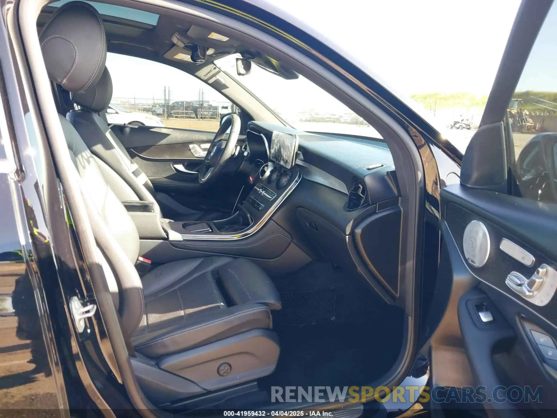 5 fotografías del automóvil dañado W1N0G8DB2LF840569 MERCEDES-BENZ GLC 300 2020