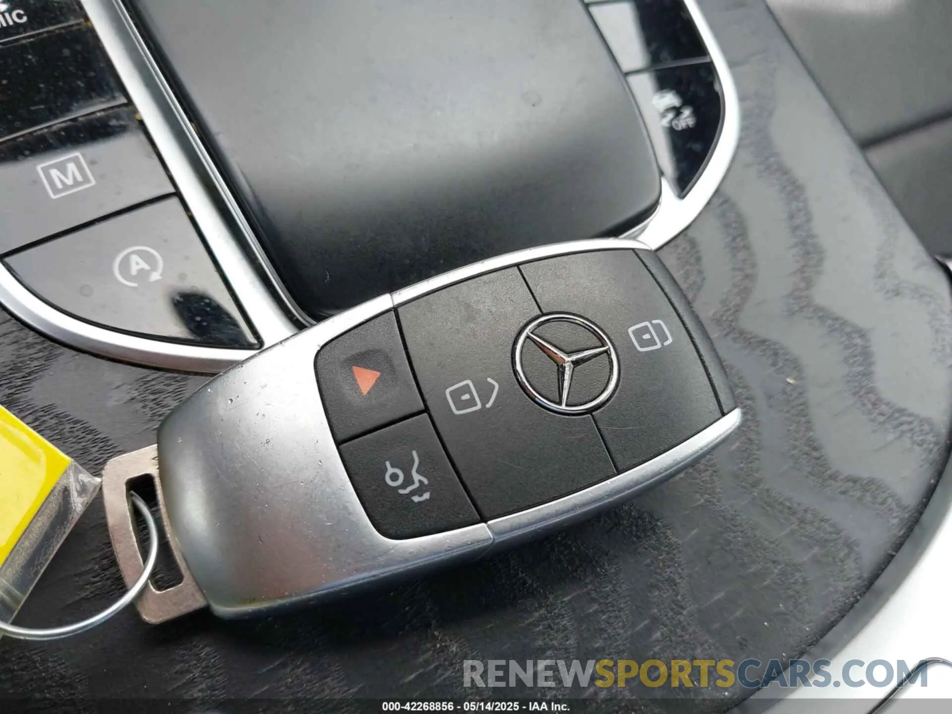 11 fotografías del automóvil dañado WDC0G8DB0LF688020 MERCEDES-BENZ GLC 300 2020