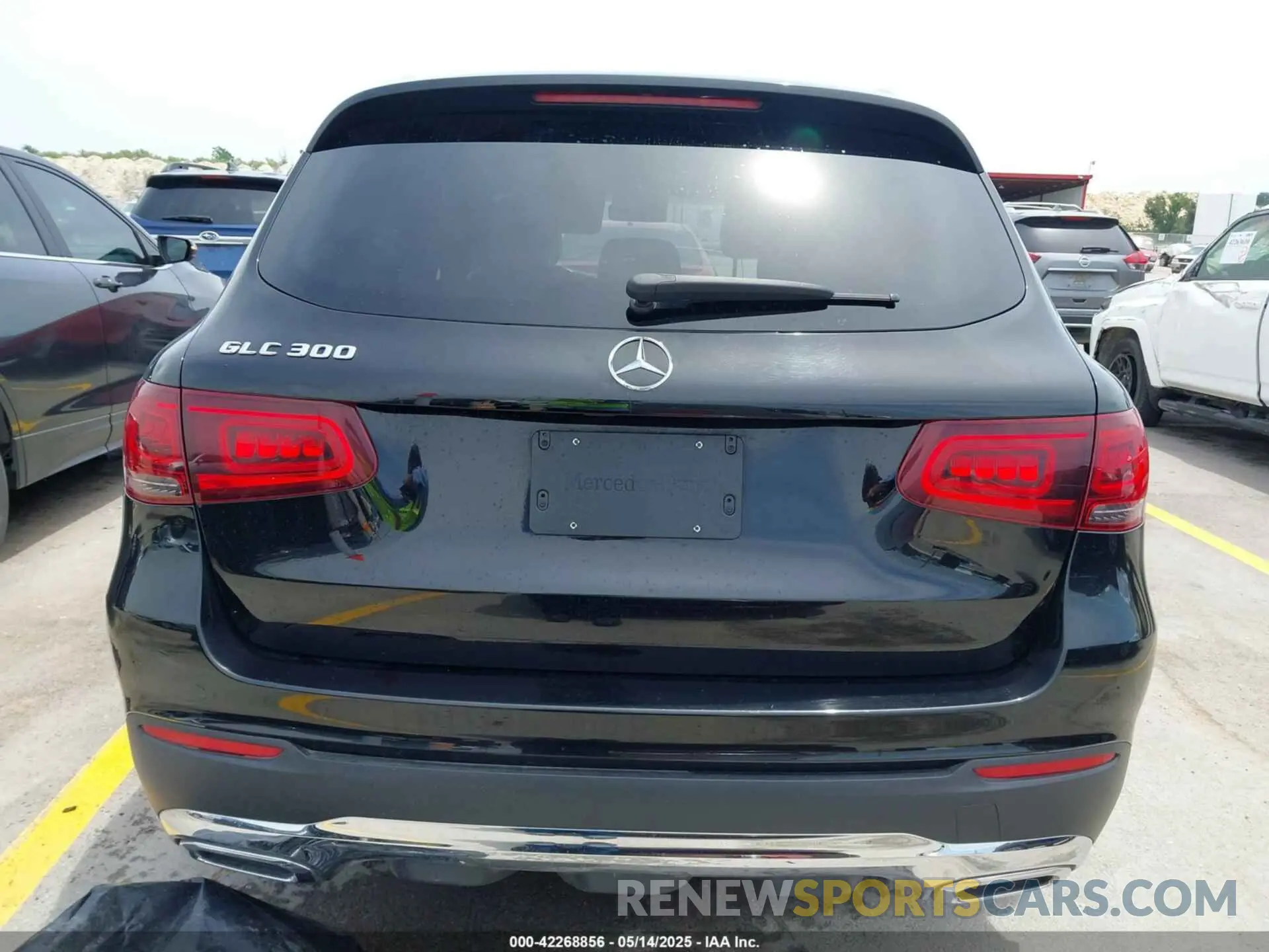 16 fotografías del automóvil dañado WDC0G8DB0LF688020 MERCEDES-BENZ GLC 300 2020