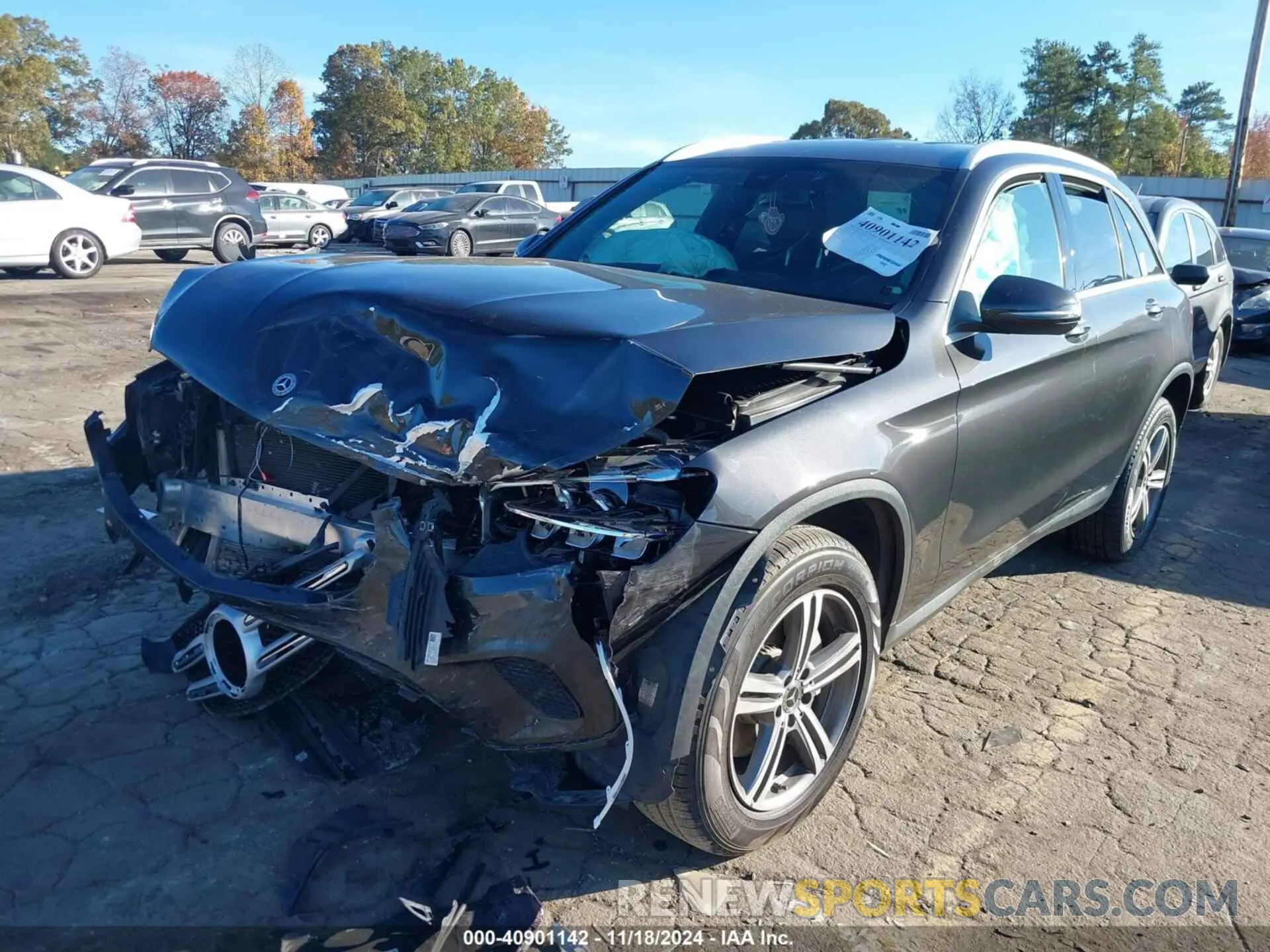 2 fotografías del automóvil dañado WDC0G8DB7LF717786 MERCEDES-BENZ GLC 300 2020