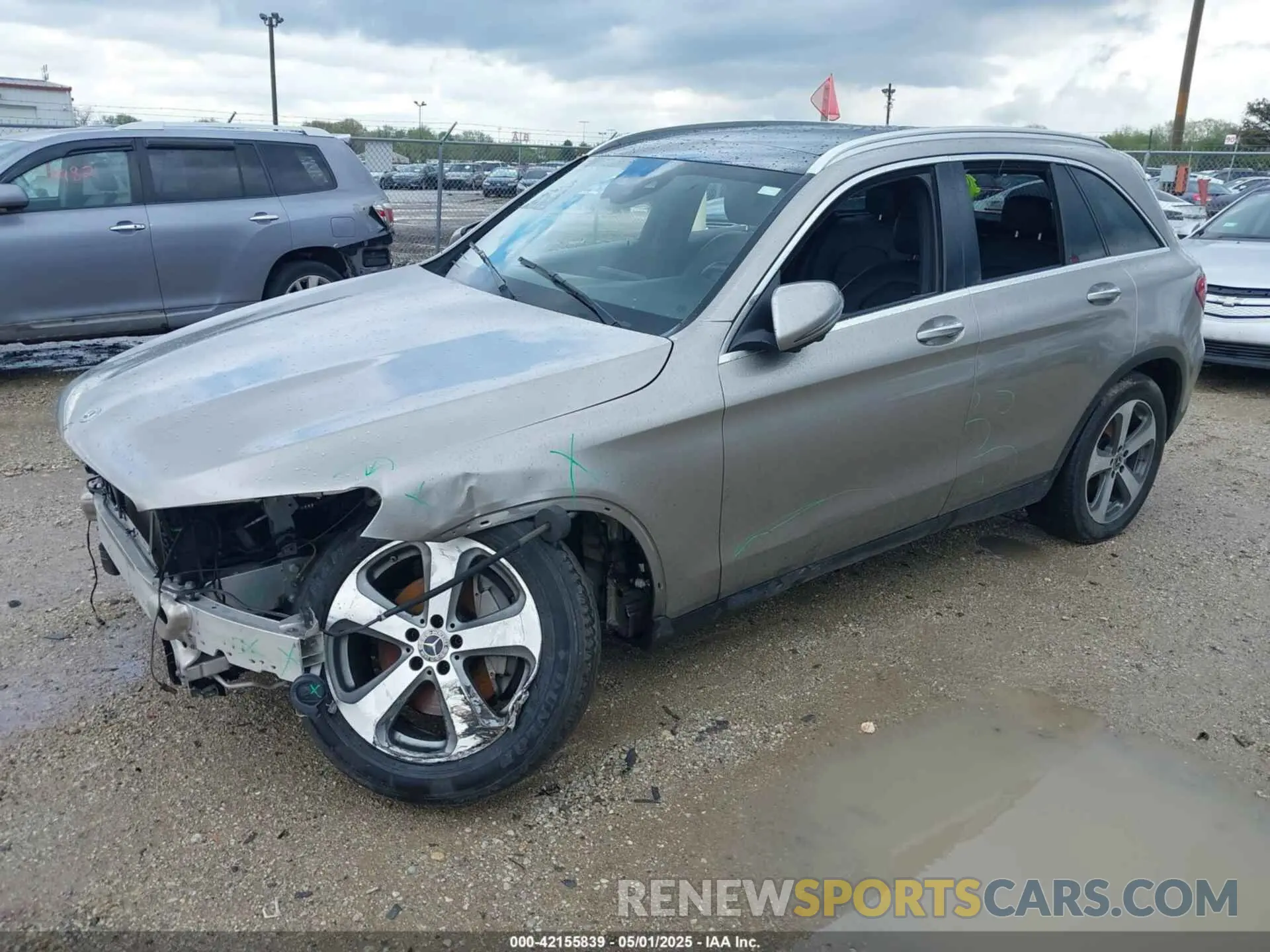 2 fotografías del automóvil dañado WDC0G8EB0LF687206 MERCEDES-BENZ GLC 300 2020