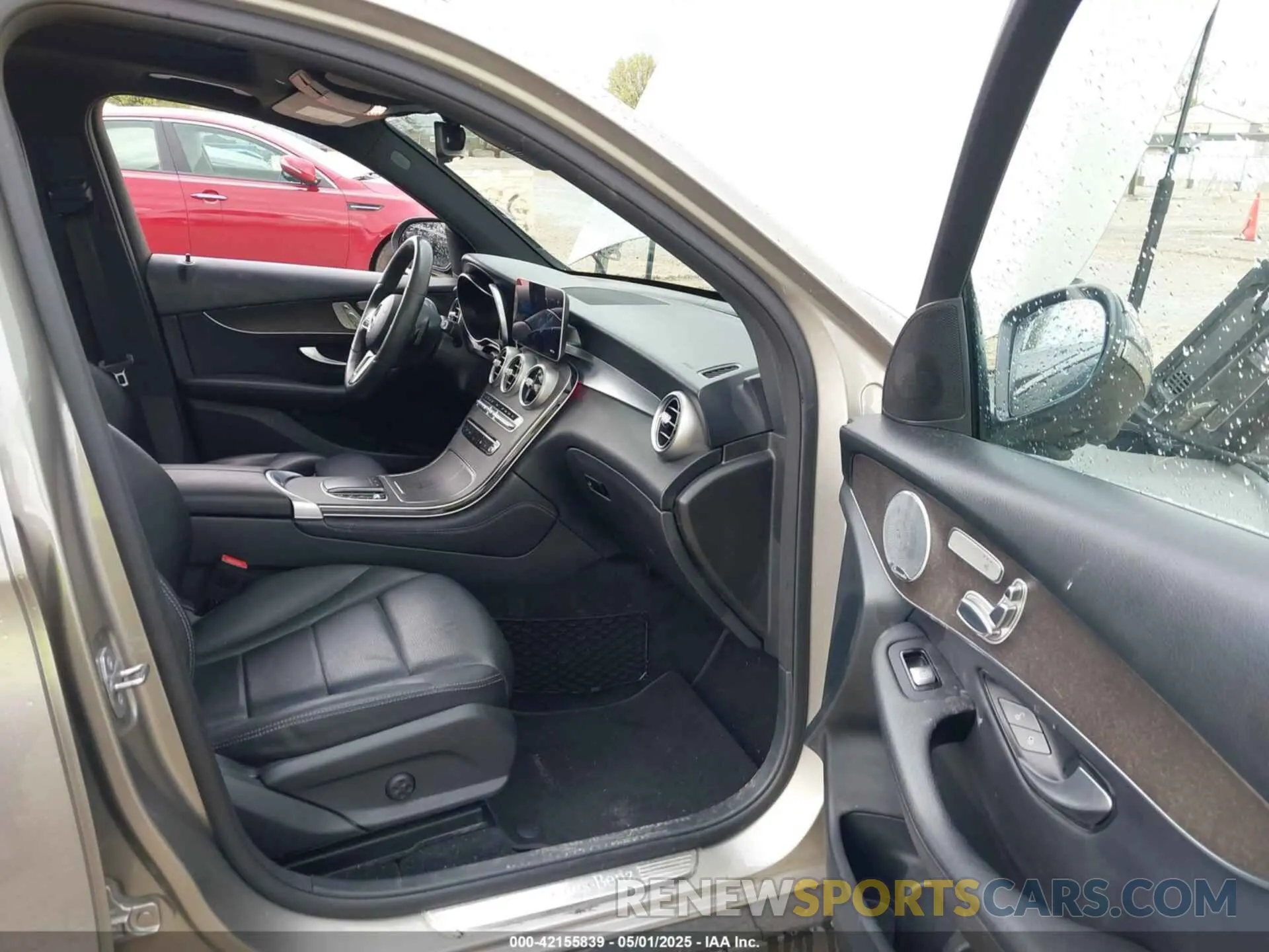 5 fotografías del automóvil dañado WDC0G8EB0LF687206 MERCEDES-BENZ GLC 300 2020