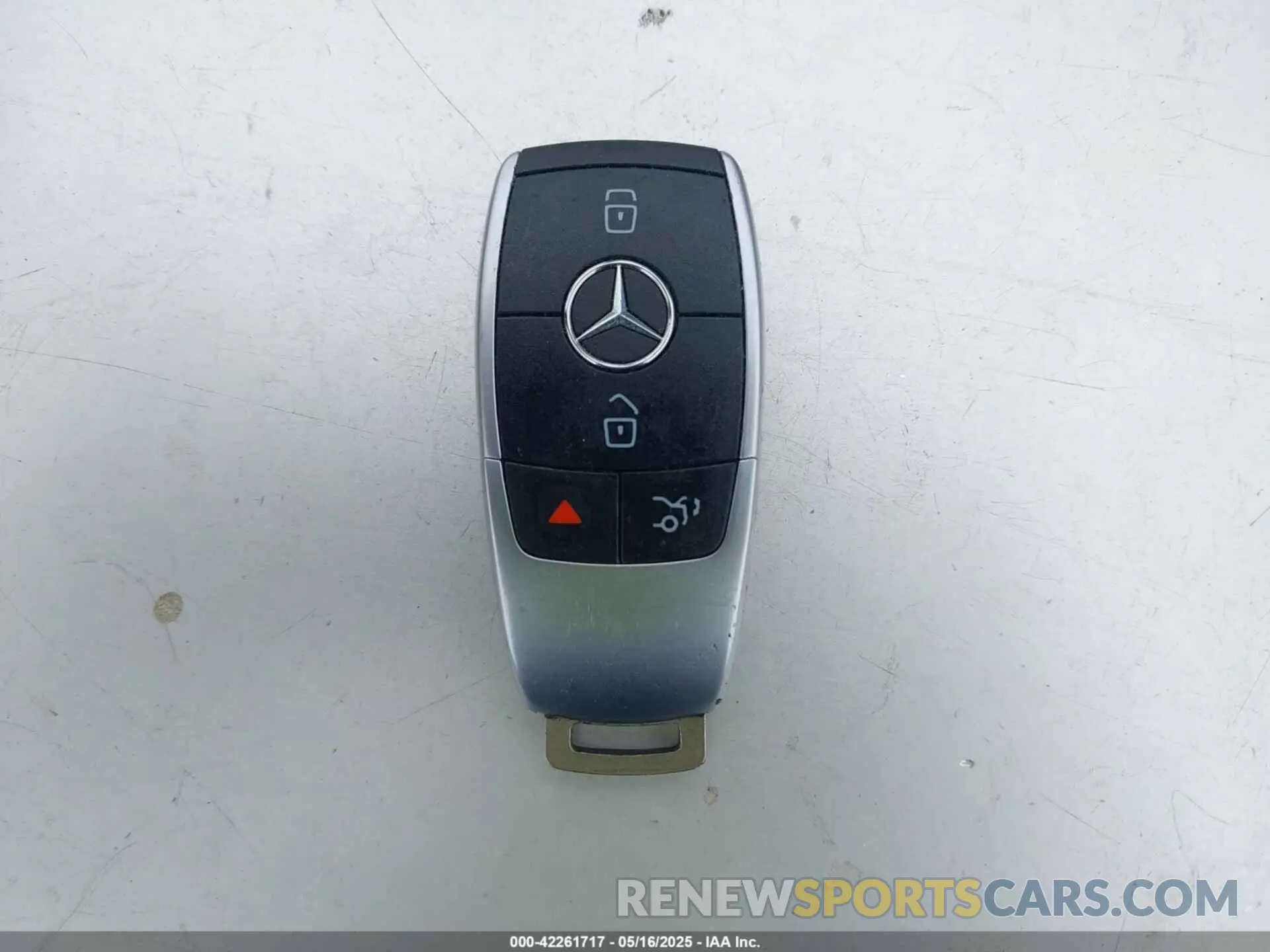 11 fotografías del automóvil dañado WDC0G8EB2LF722361 MERCEDES-BENZ GLC 300 2020