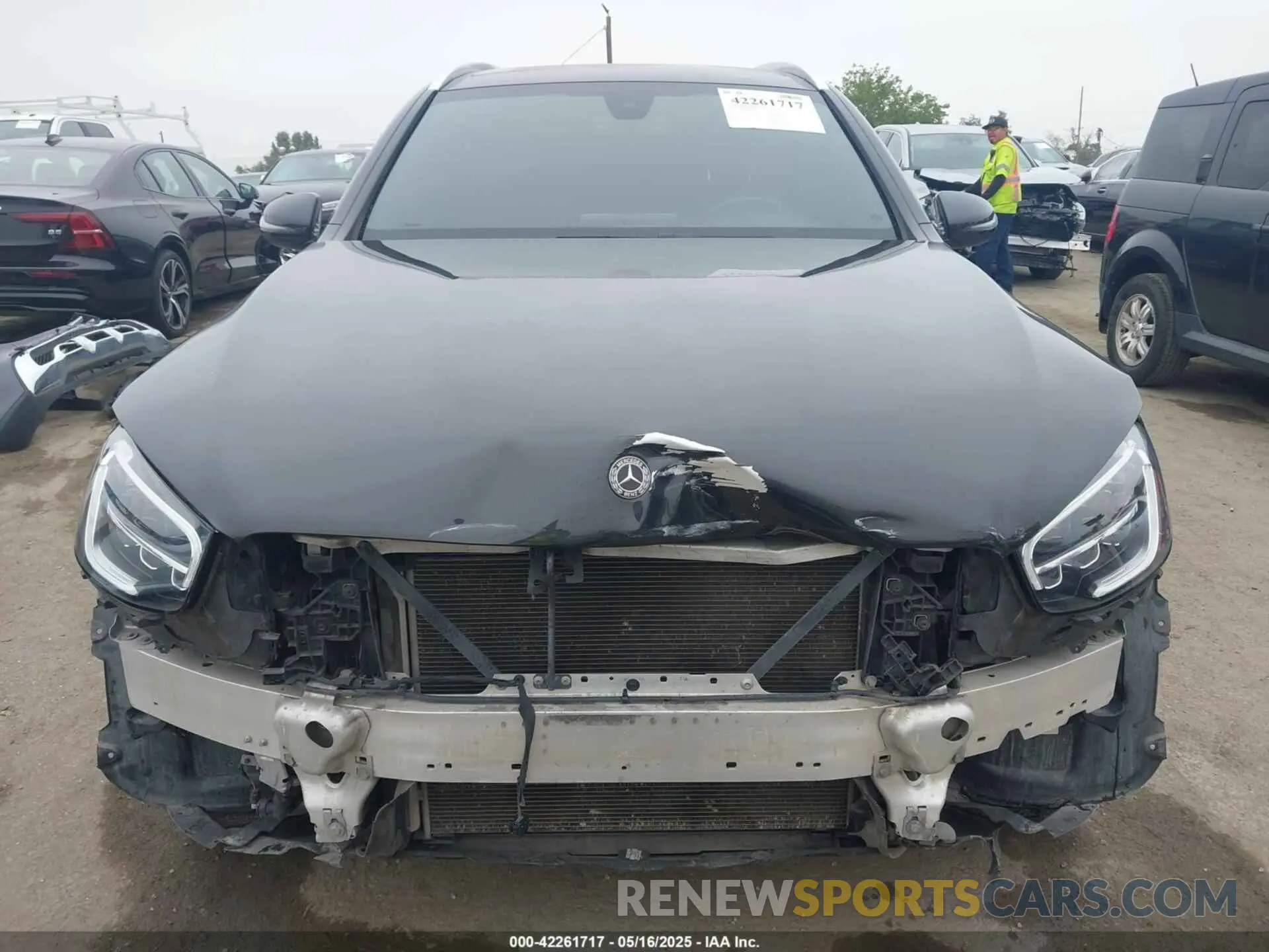 13 fotografías del automóvil dañado WDC0G8EB2LF722361 MERCEDES-BENZ GLC 300 2020
