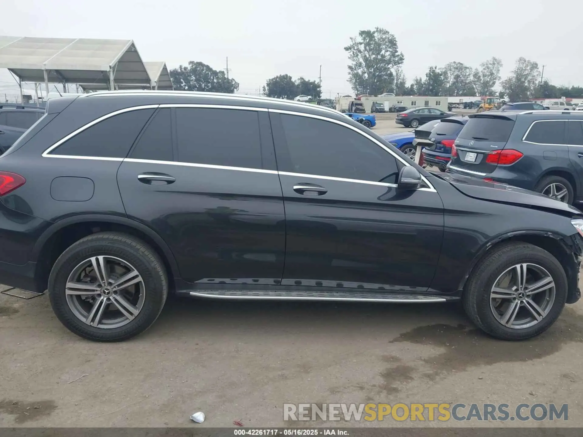 14 fotografías del automóvil dañado WDC0G8EB2LF722361 MERCEDES-BENZ GLC 300 2020