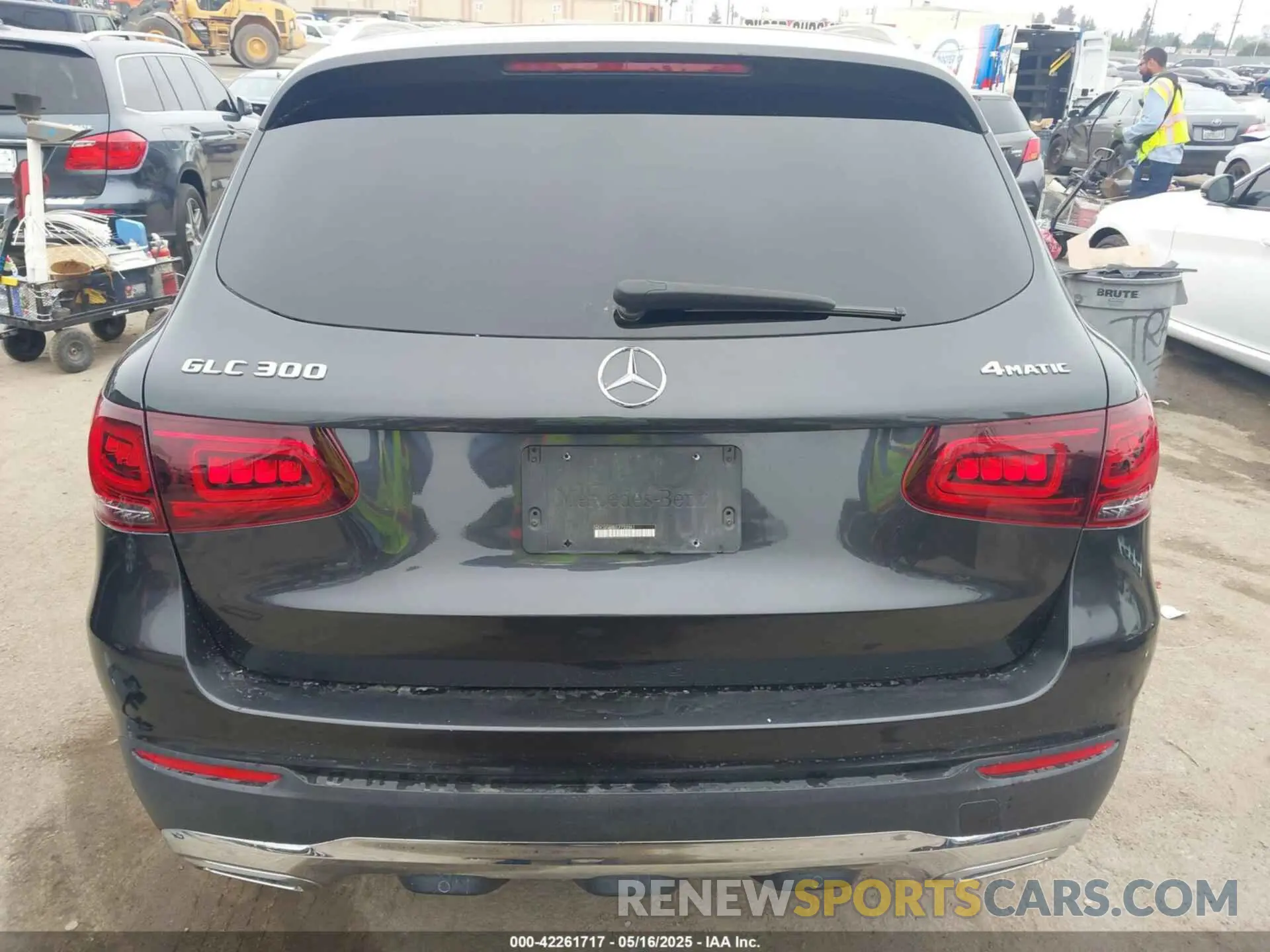 17 fotografías del automóvil dañado WDC0G8EB2LF722361 MERCEDES-BENZ GLC 300 2020