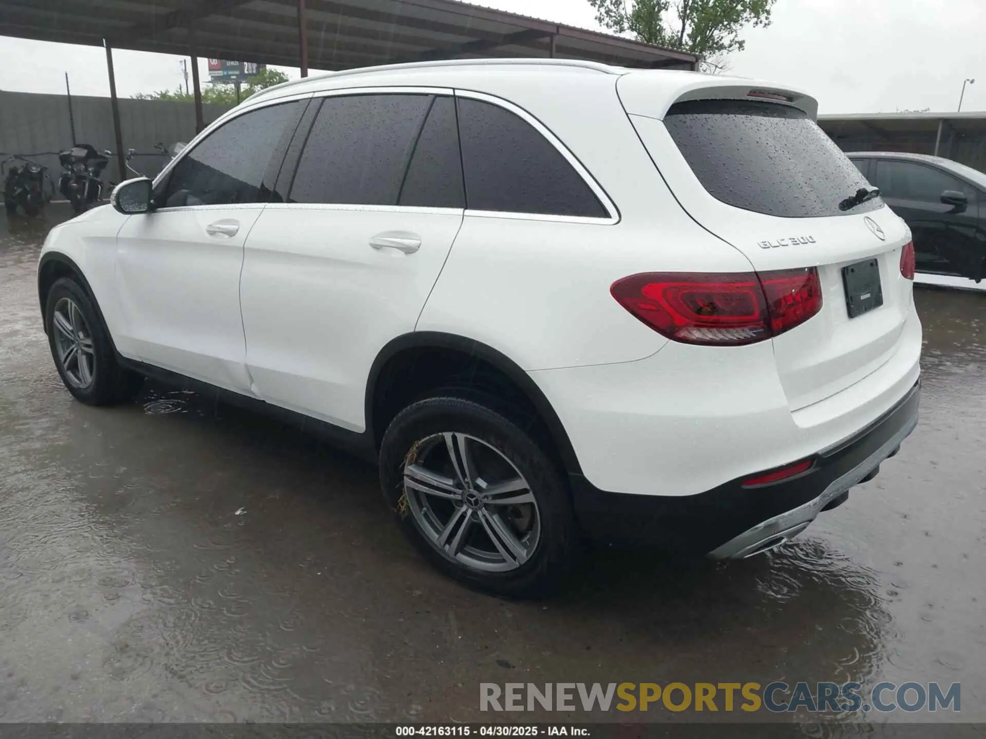 3 fotografías del automóvil dañado WDC0G8EB7LF701070 MERCEDES-BENZ GLC 300 2020