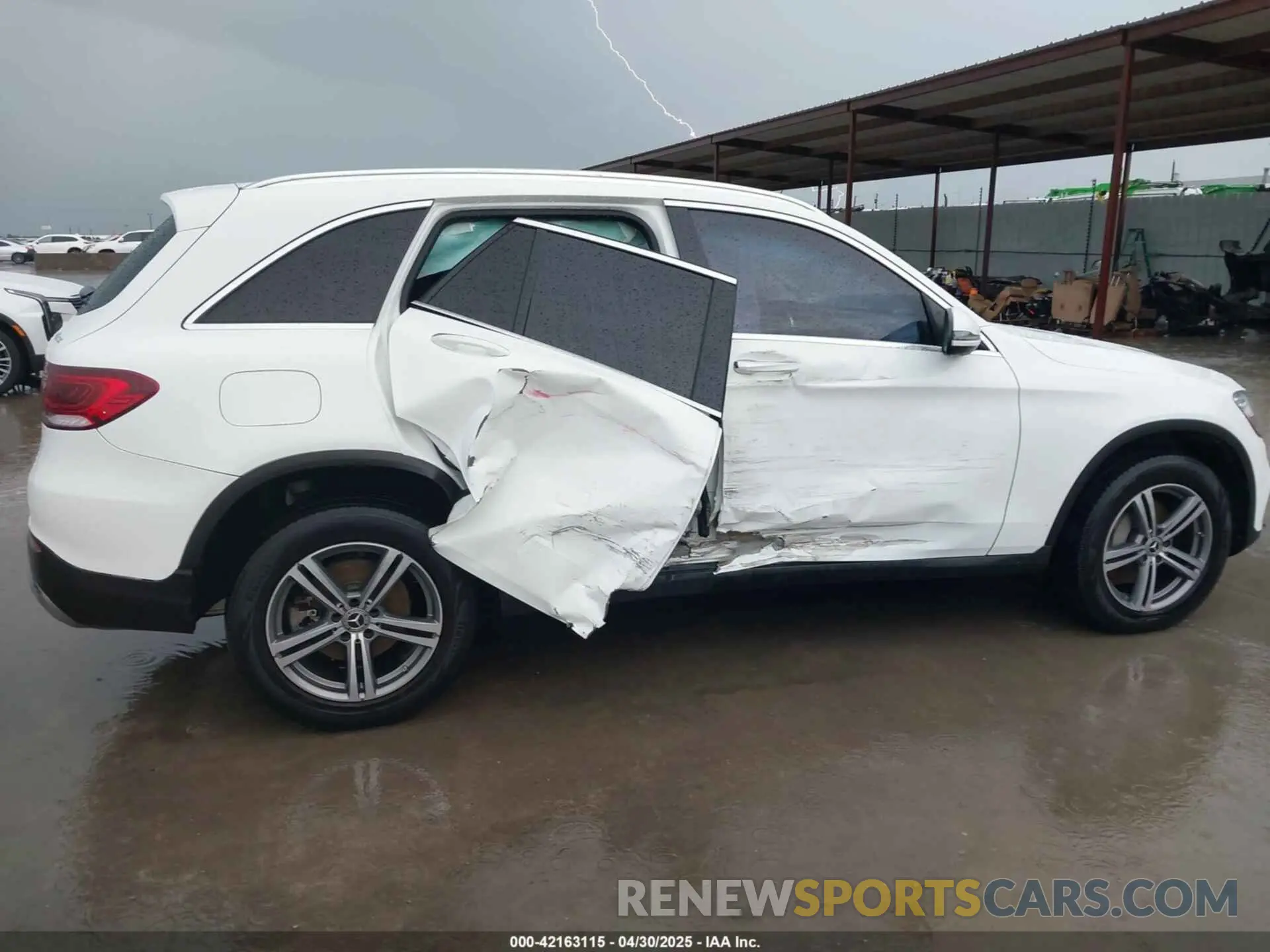 6 fotografías del automóvil dañado WDC0G8EB7LF701070 MERCEDES-BENZ GLC 300 2020