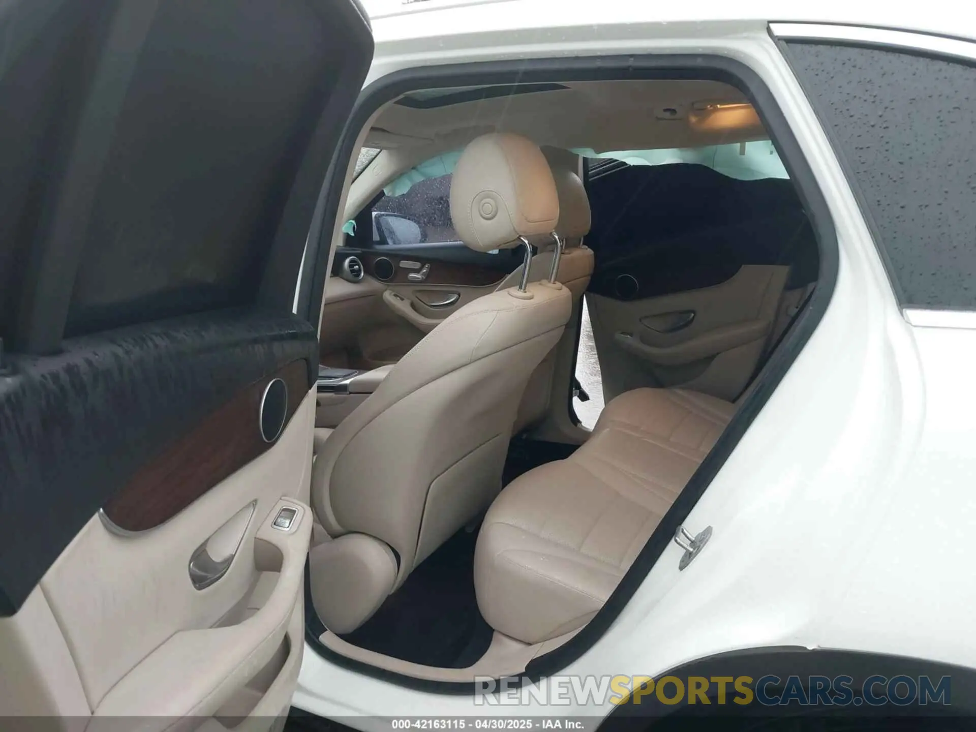 8 fotografías del automóvil dañado WDC0G8EB7LF701070 MERCEDES-BENZ GLC 300 2020