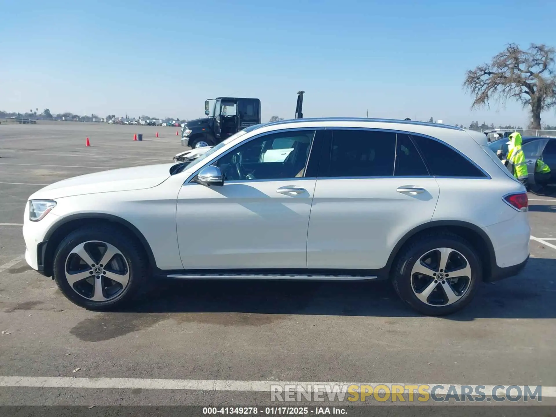 14 fotografías del automóvil dañado WDC0G8EB7LF706334 MERCEDES-BENZ GLC 300 2020
