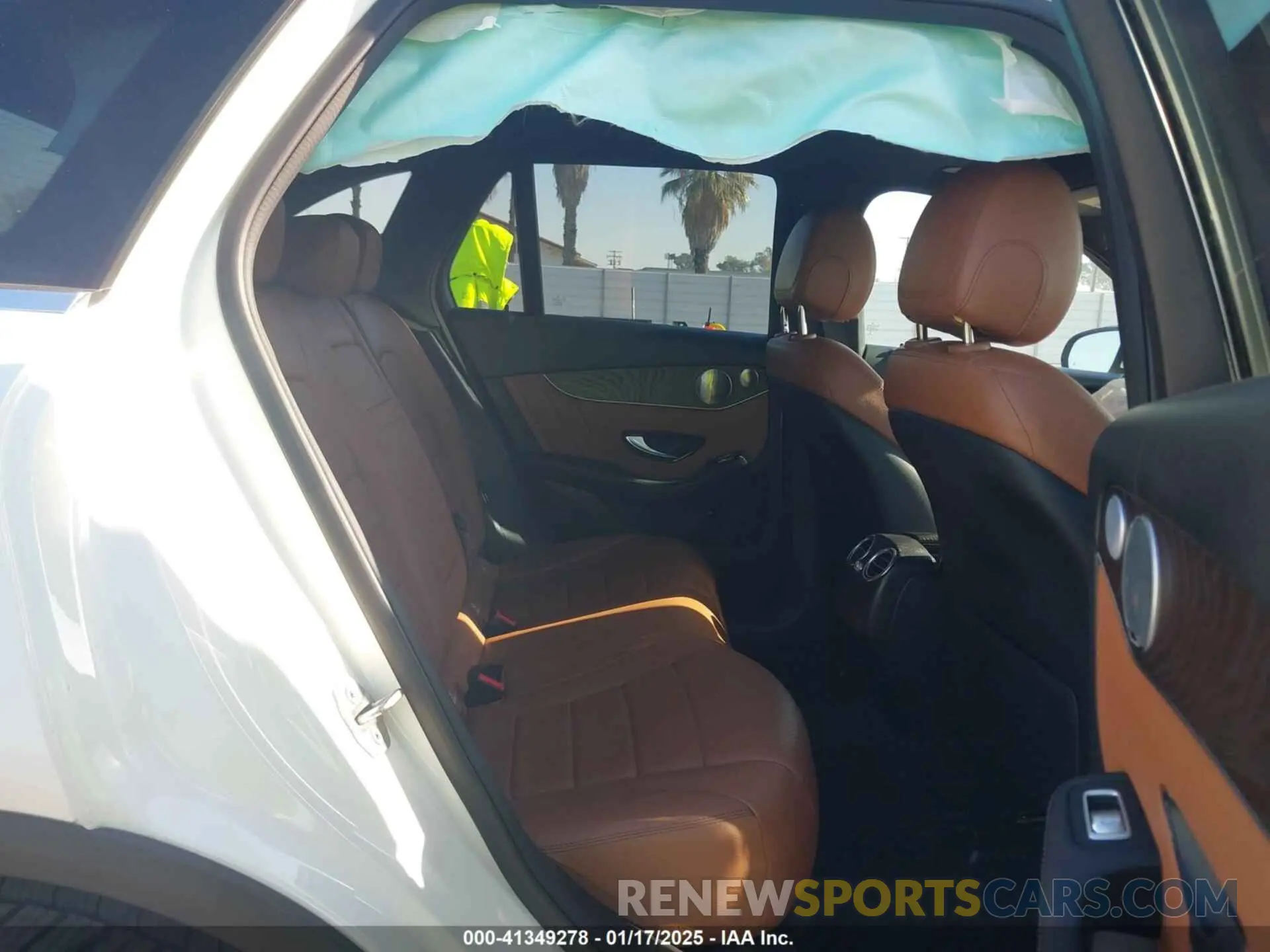 8 fotografías del automóvil dañado WDC0G8EB7LF706334 MERCEDES-BENZ GLC 300 2020