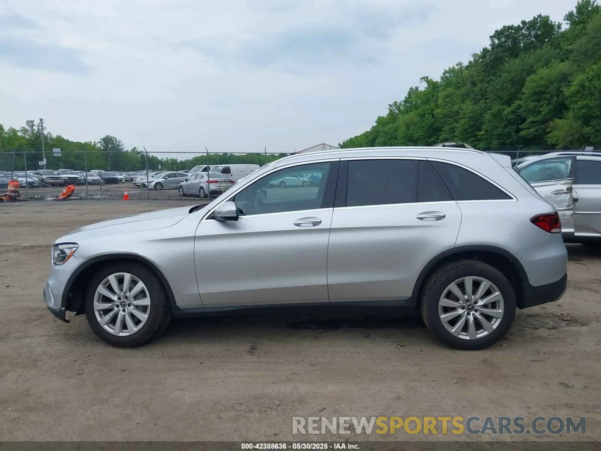 14 fotografías del automóvil dañado WDC0G8EB8LF673375 MERCEDES-BENZ GLC 300 2020