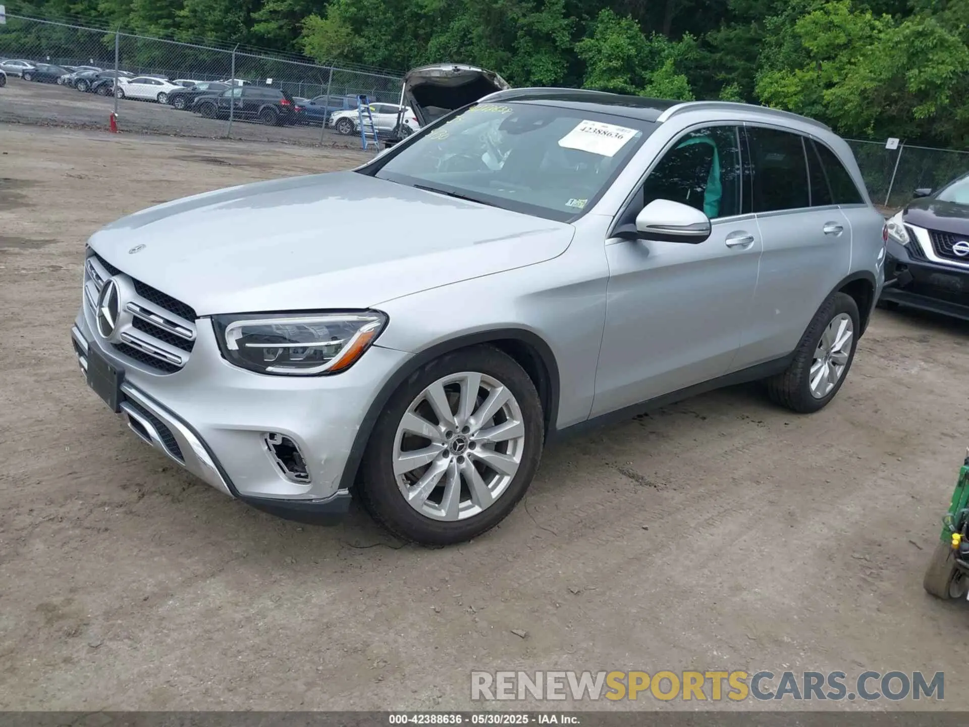 2 fotografías del automóvil dañado WDC0G8EB8LF673375 MERCEDES-BENZ GLC 300 2020
