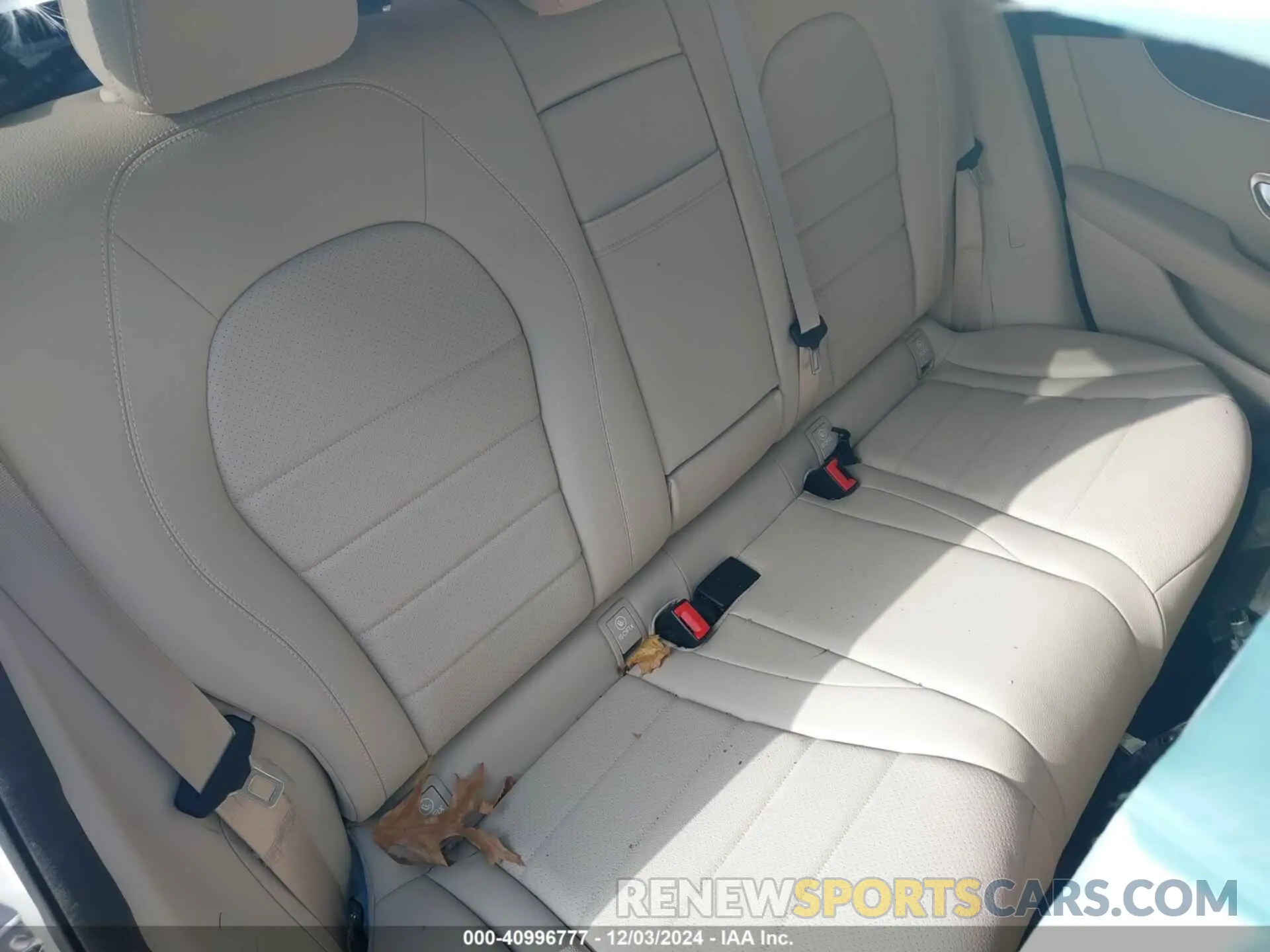 8 fotografías del automóvil dañado WDC0G8EBXLF750084 MERCEDES-BENZ GLC 300 2020