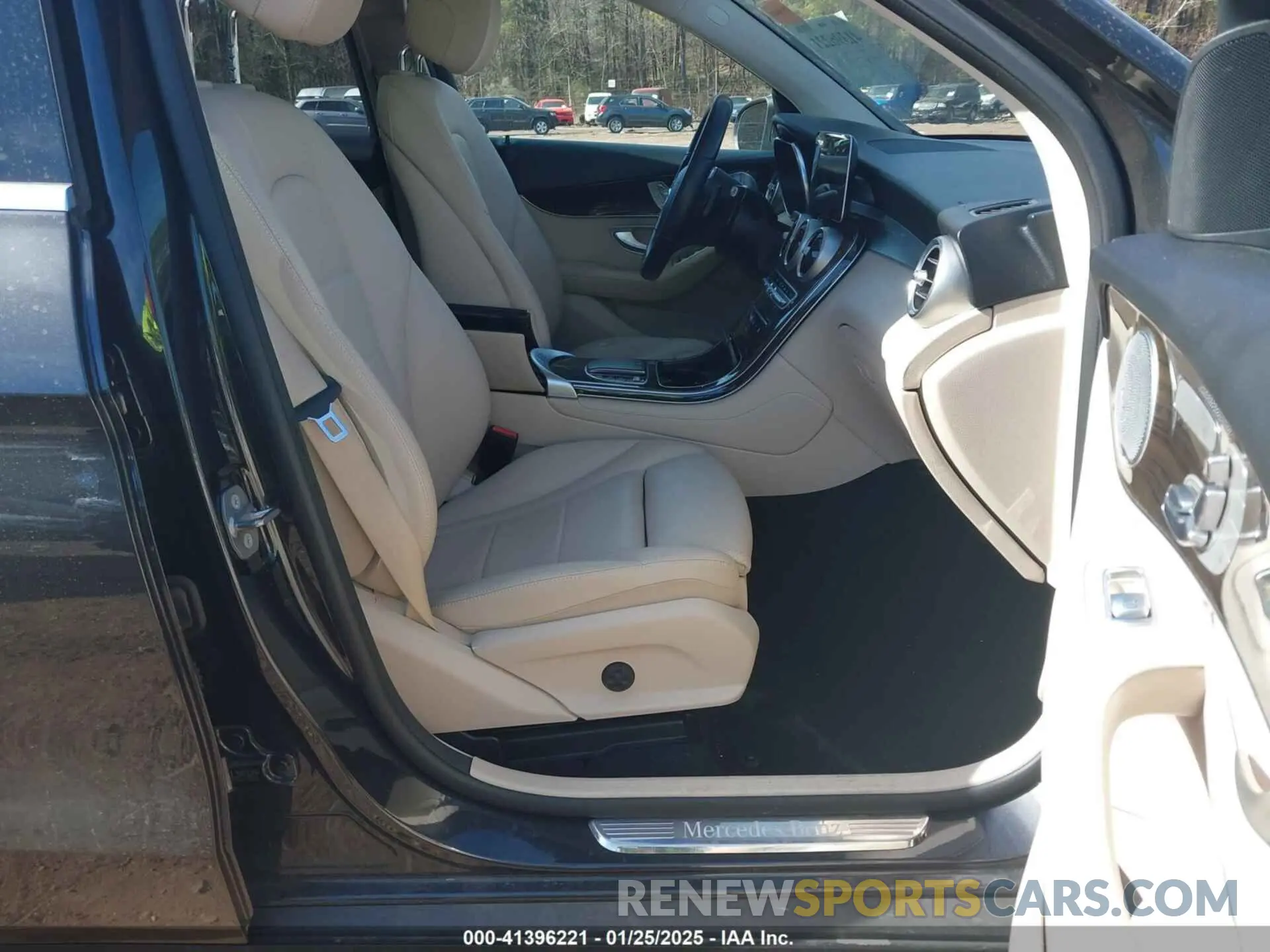 5 fotografías del automóvil dañado W1N0G8DB4MV267620 MERCEDES-BENZ GLC 300 2021