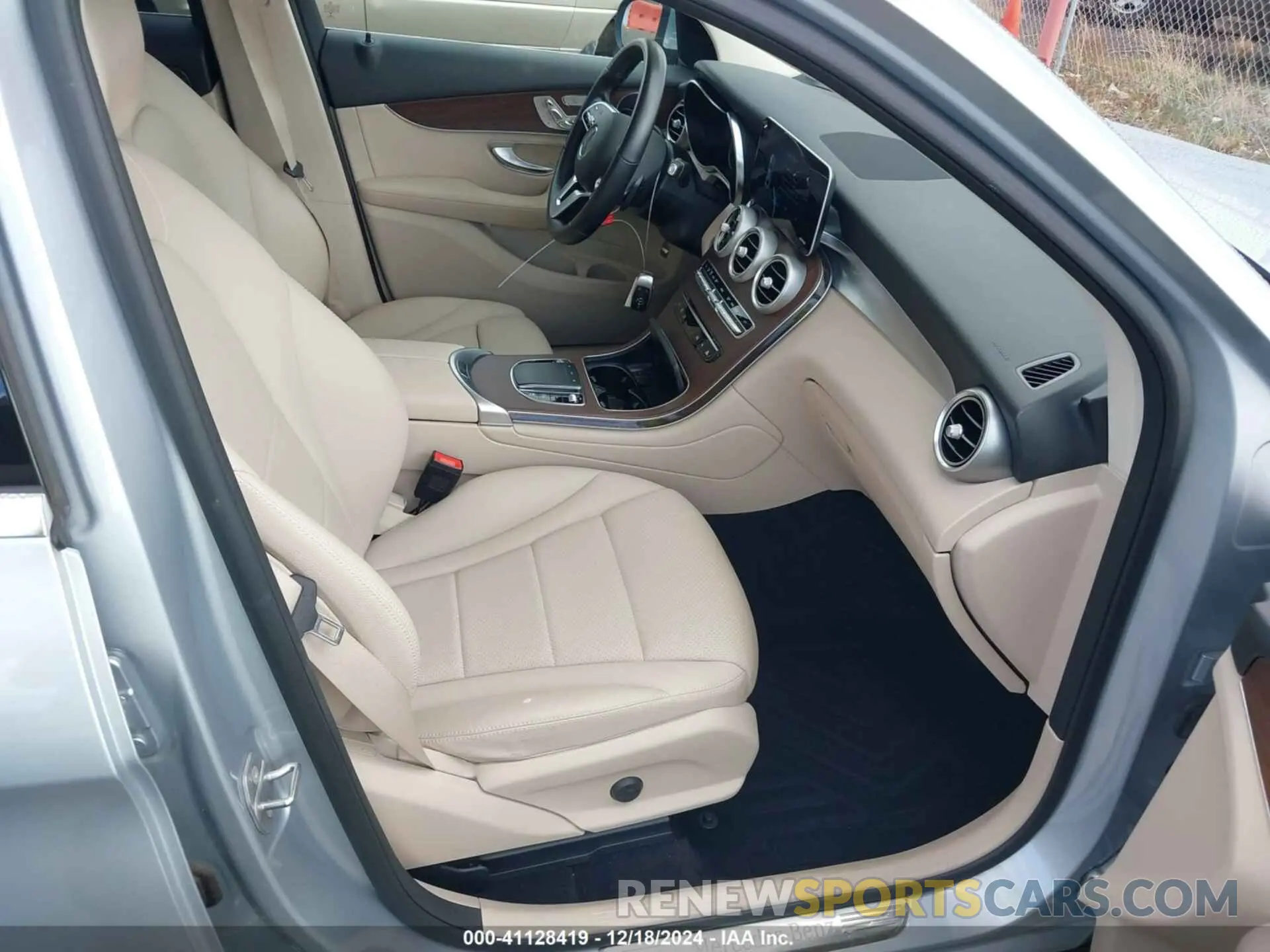 5 fotografías del automóvil dañado W1N0G8DB5MF928498 MERCEDES-BENZ GLC 300 2021